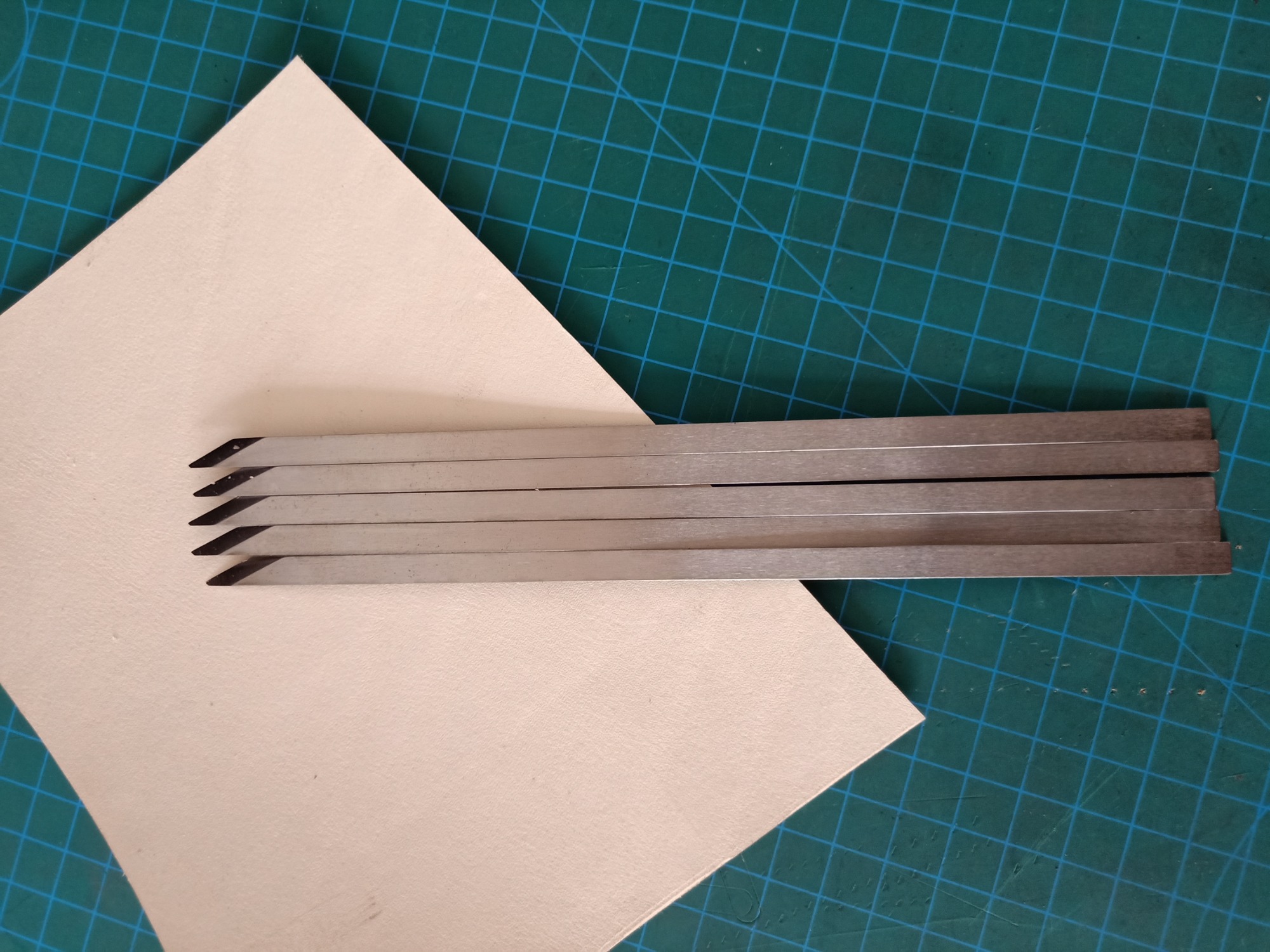 KL Brass Pattern Knife