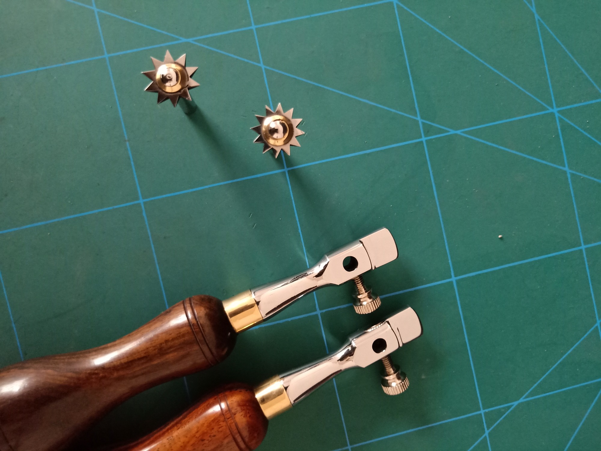 KL shoes tools bottom stitching wheels