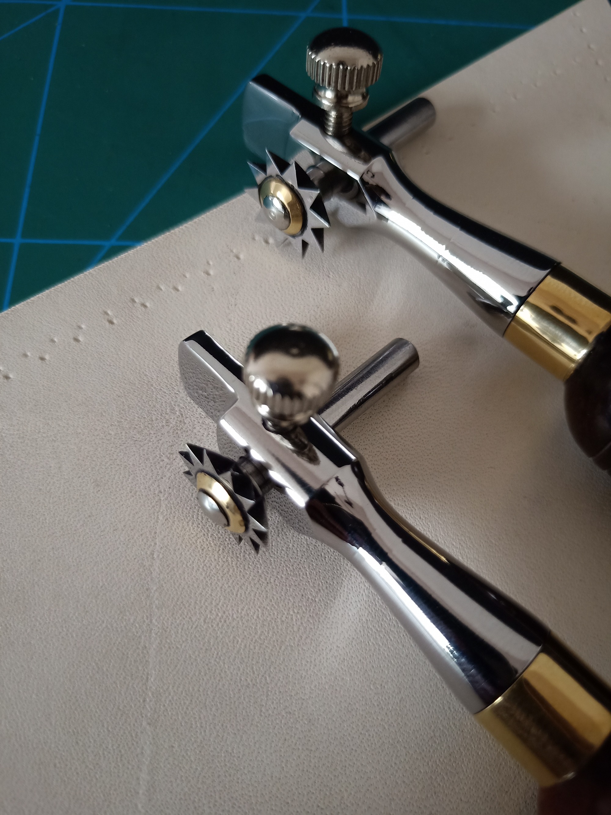 KL shoes tools bottom stitching wheels
