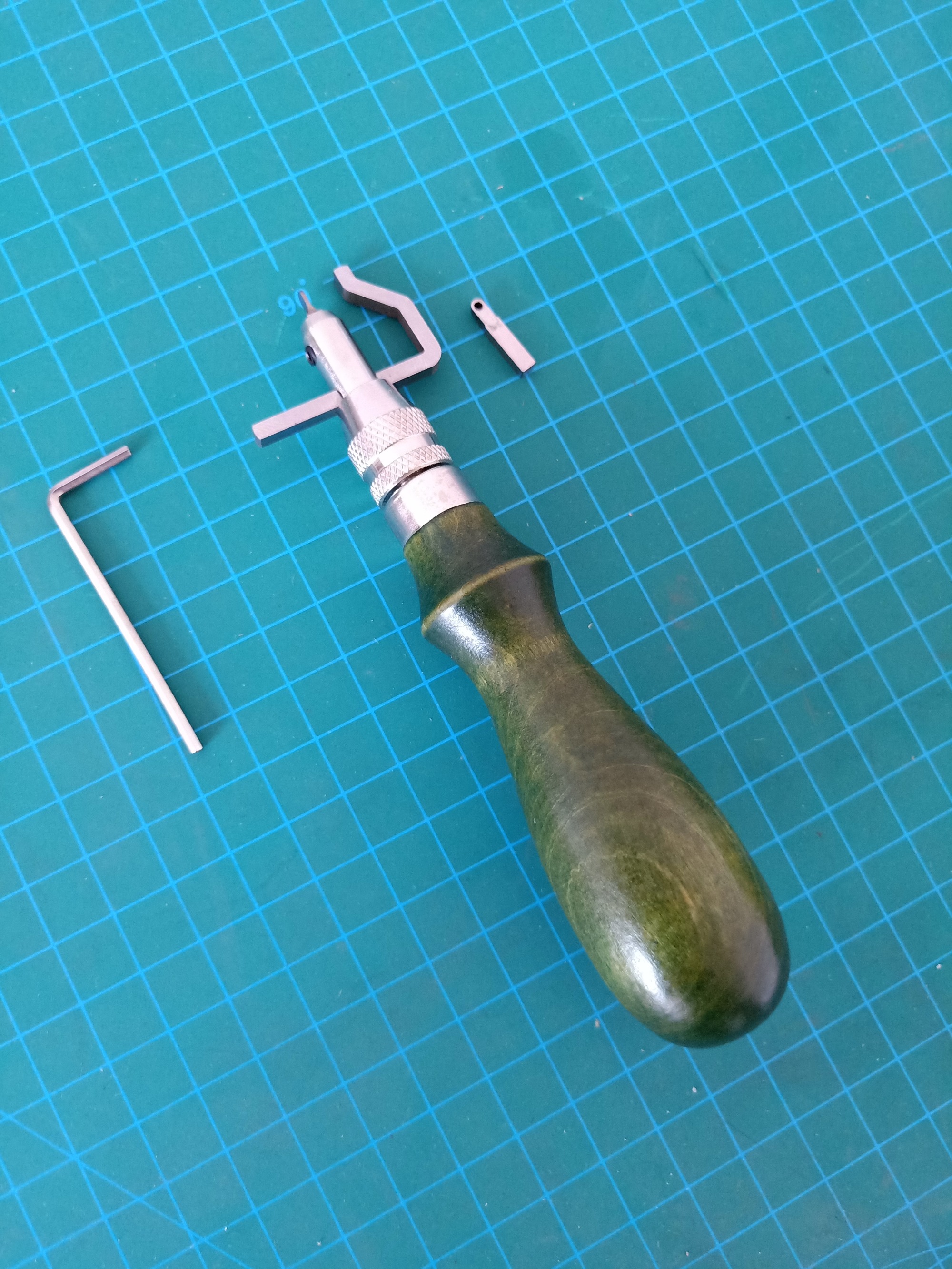 Green Handle Basic Stitching Groover