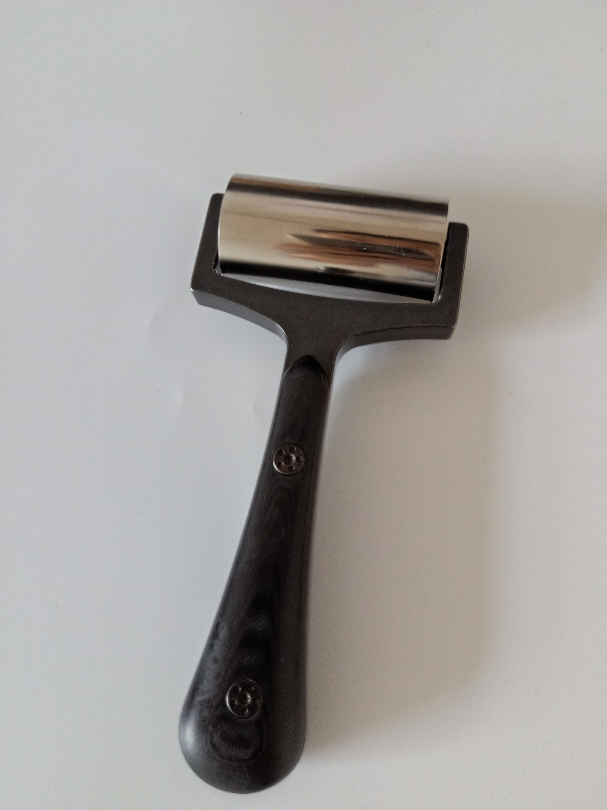 Solid stainless steel Leather guled roller