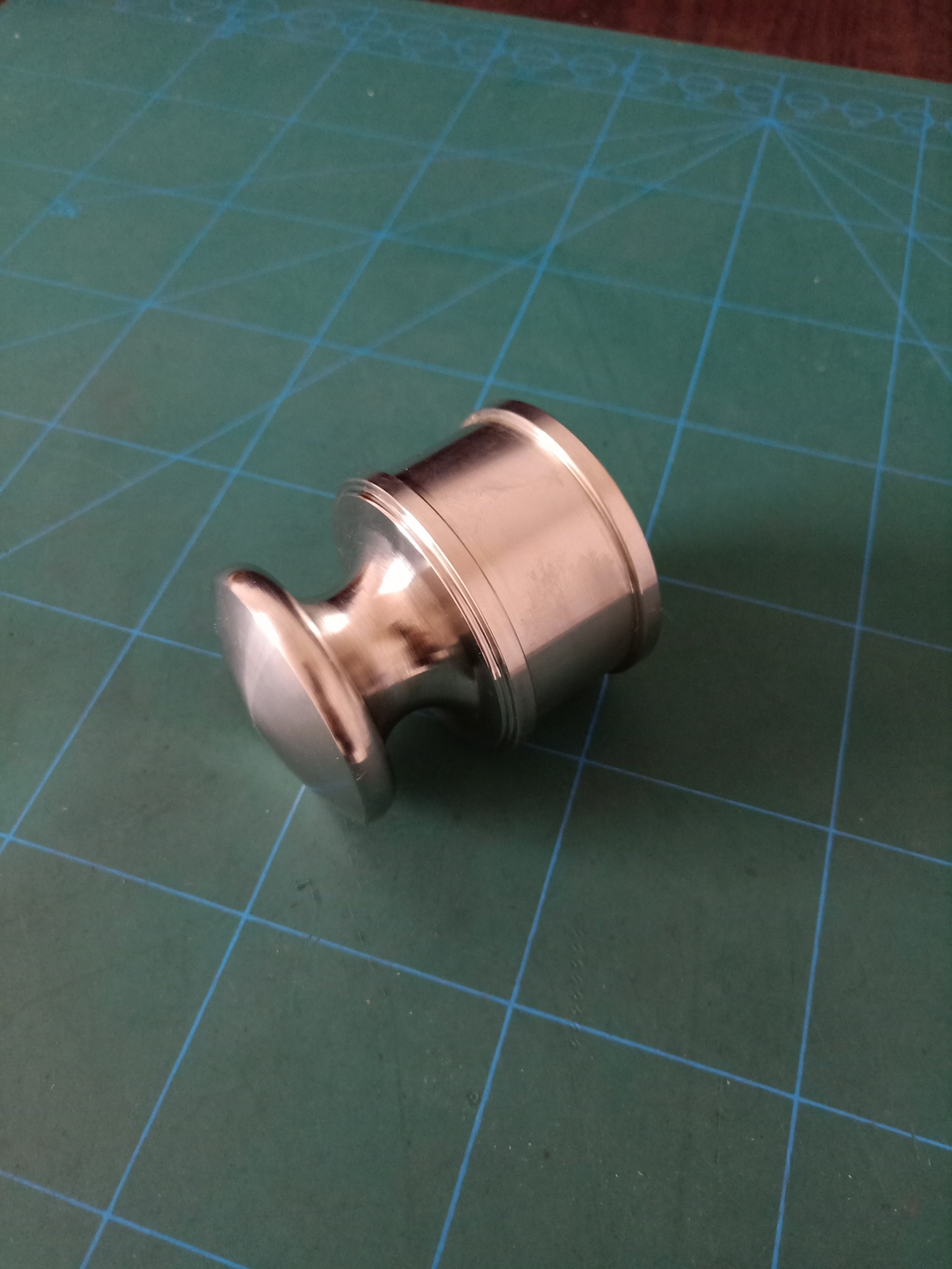 KL Steel & Brass Pattern Weight