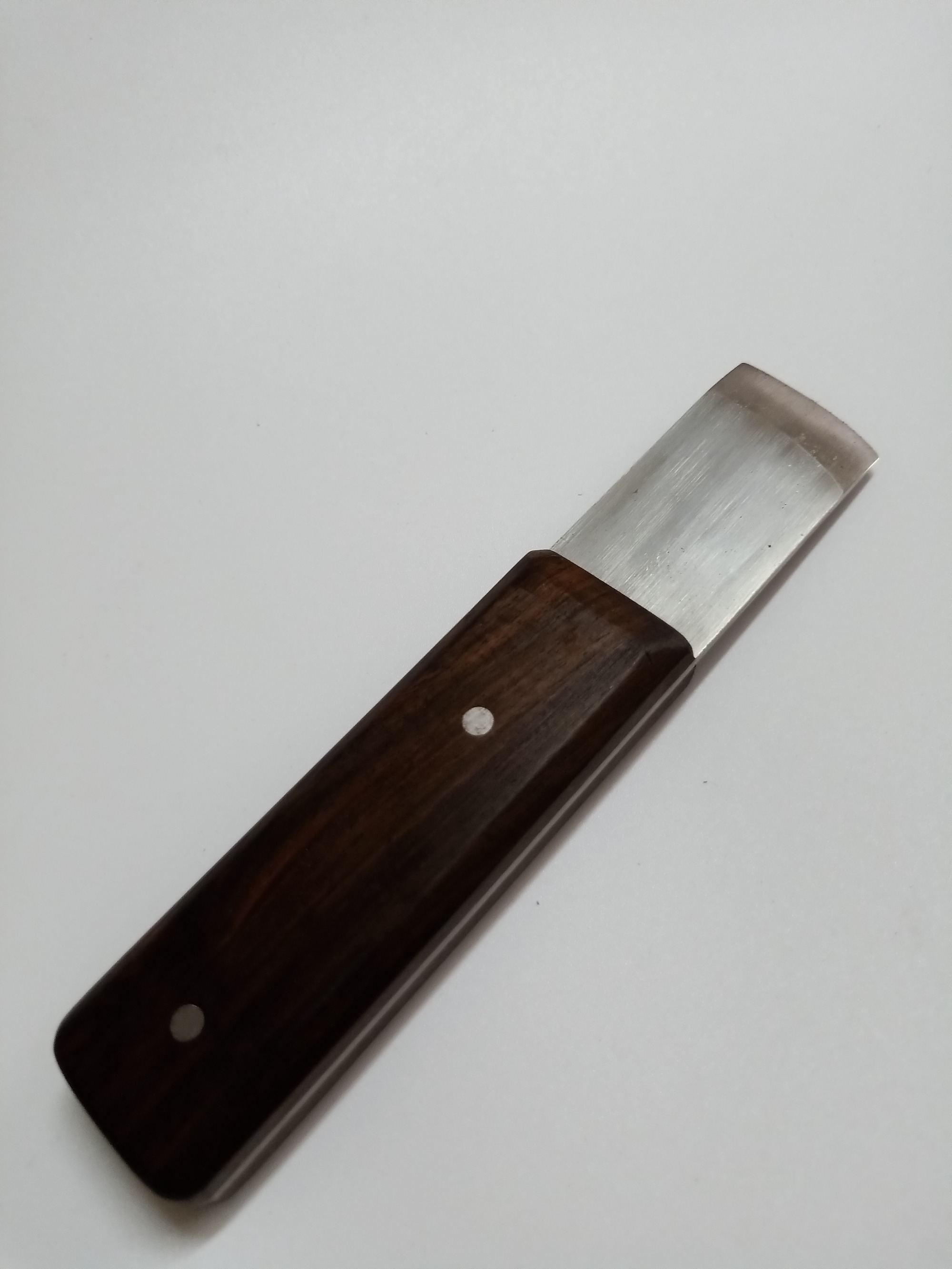 KL custom made full-tang Japanese style skiving knife
