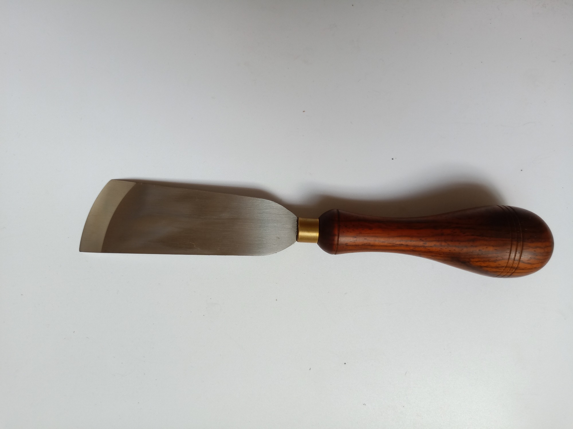 KL  right handed skivking knife