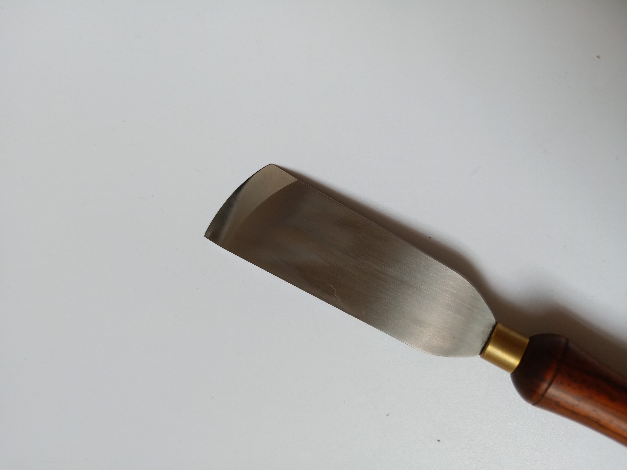 KL  right handed skivking knife