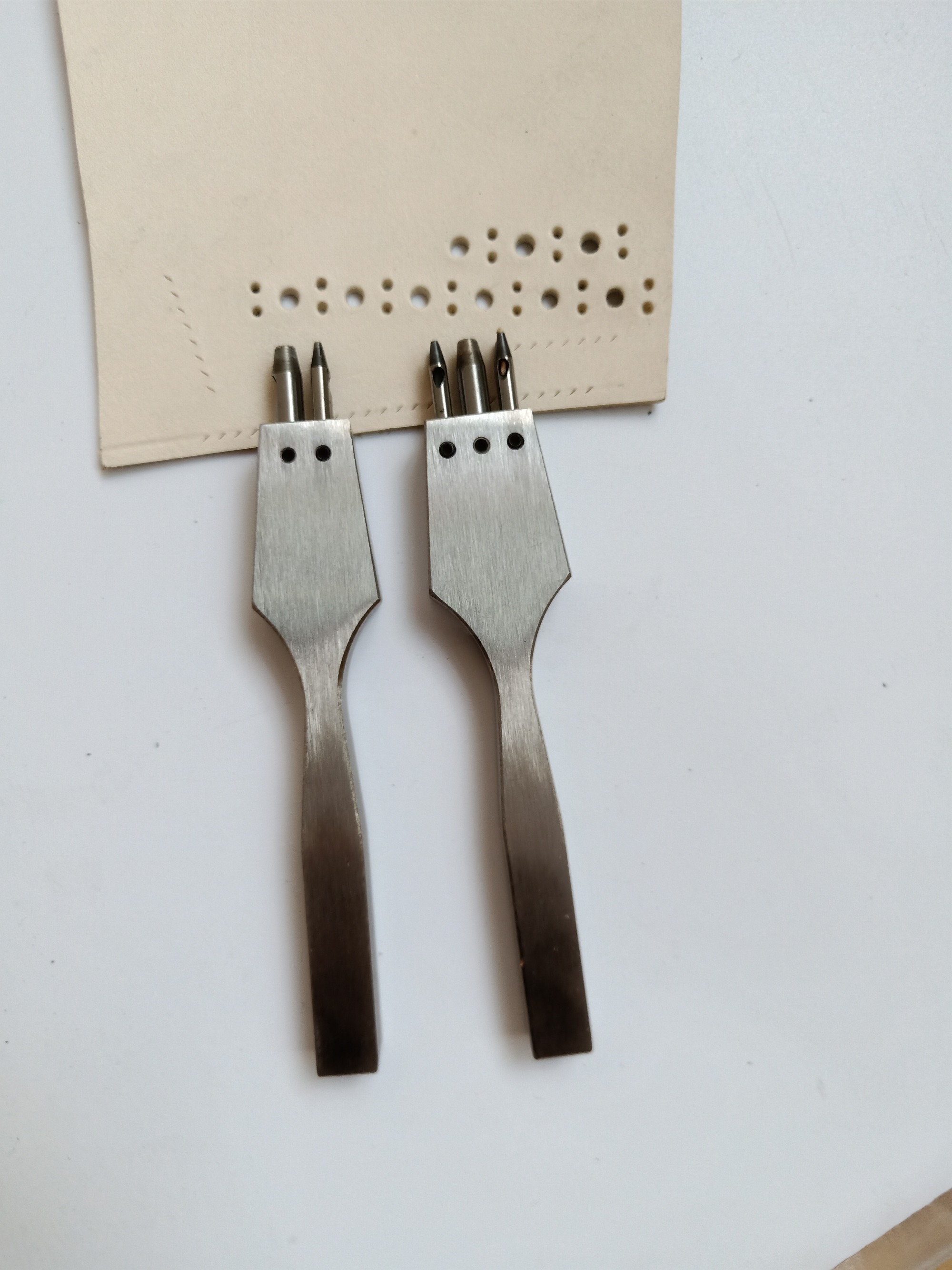 Leather tools Brogue punch