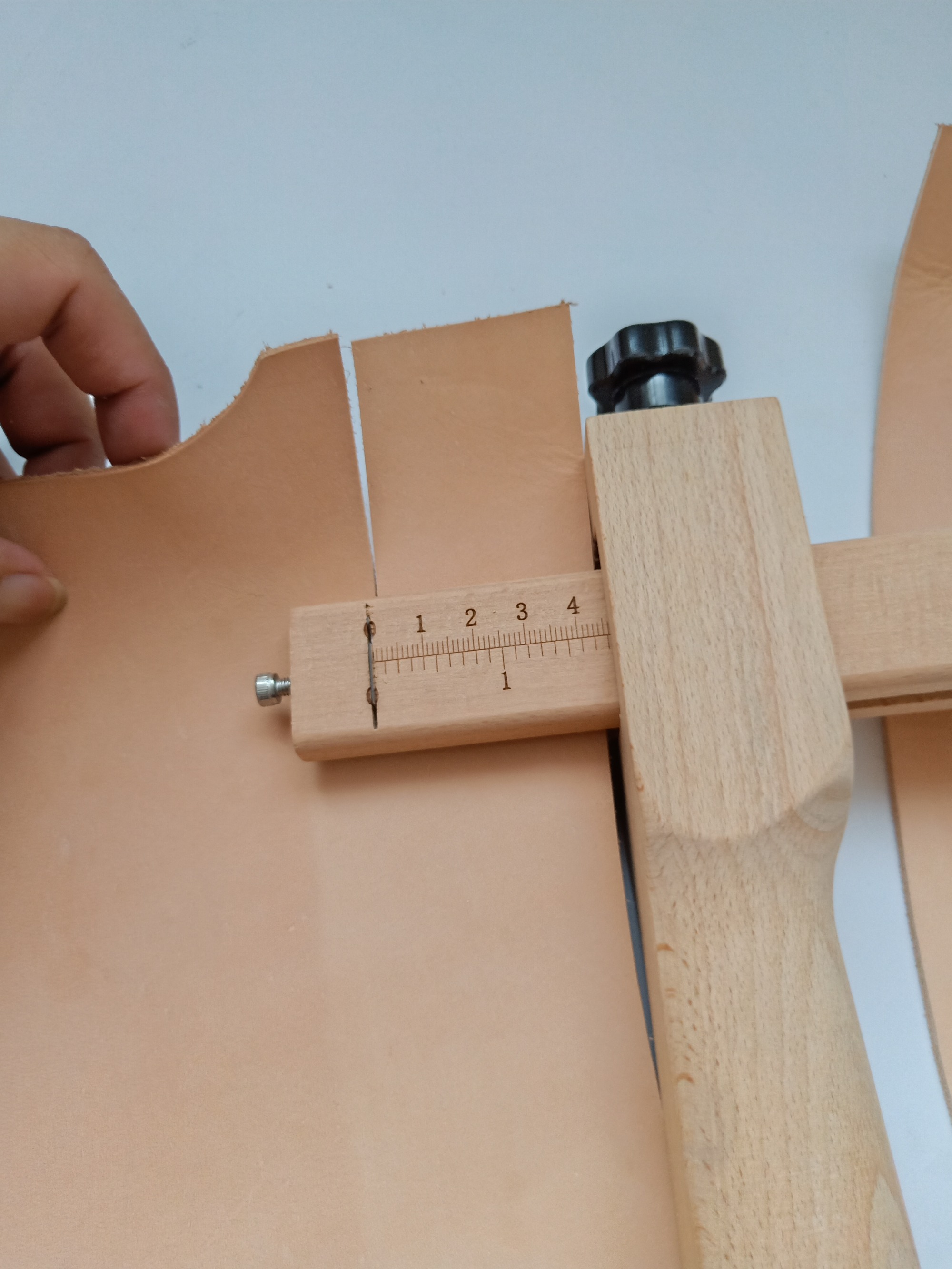 Beech Leather Strap Cutter