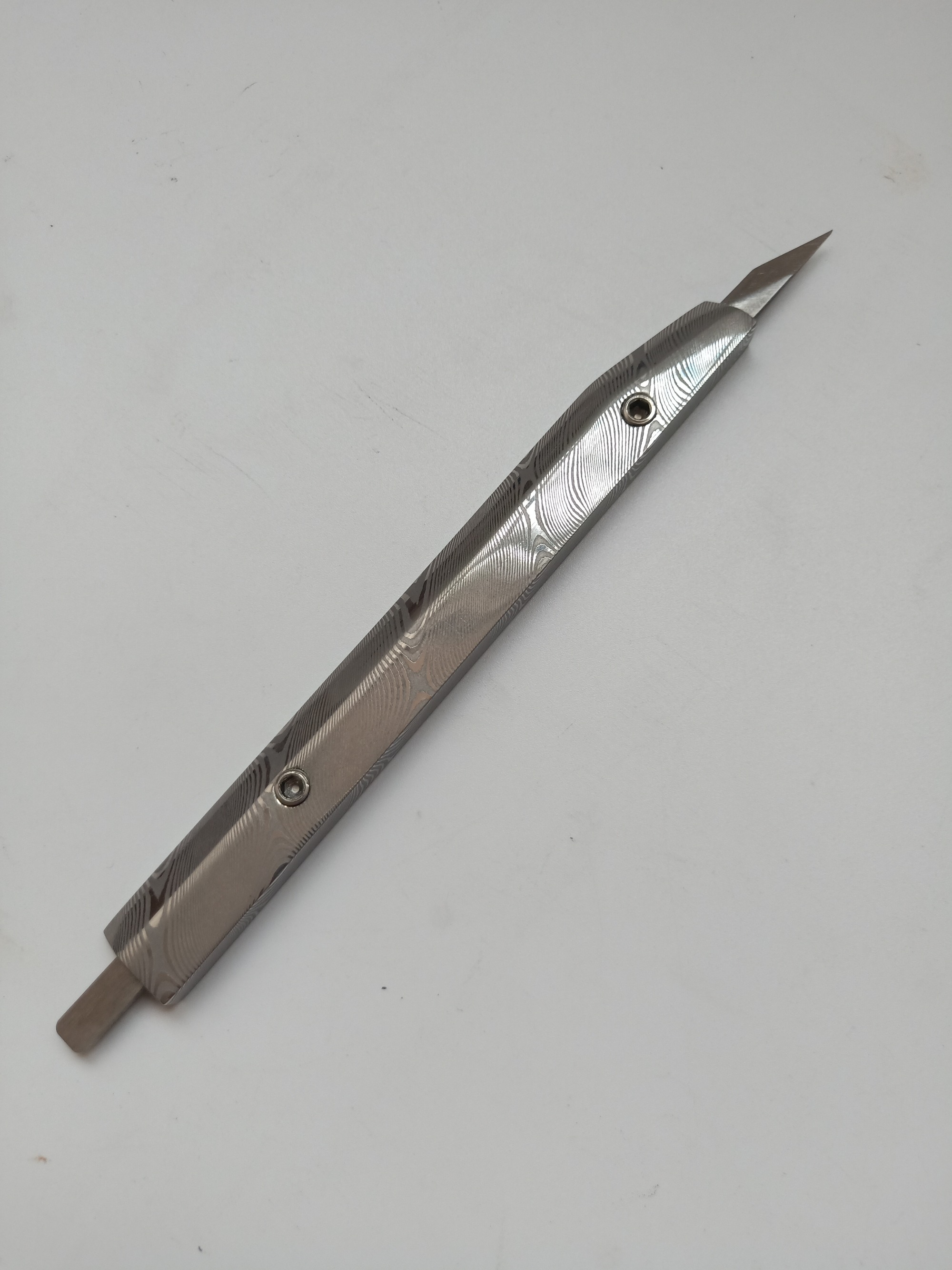 Stainless steel damascus handle clicking knife