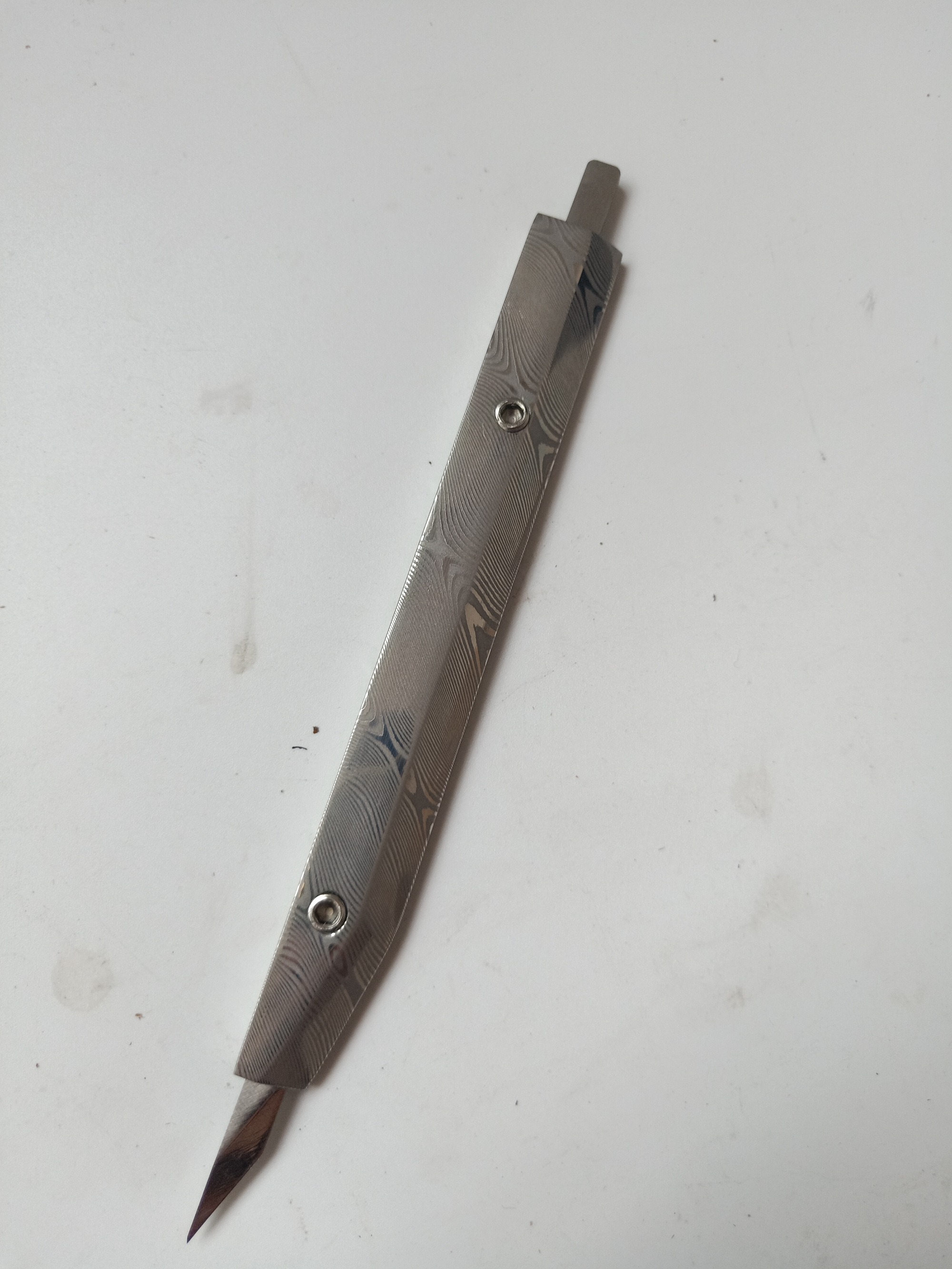Stainless steel damascus handle clicking knife