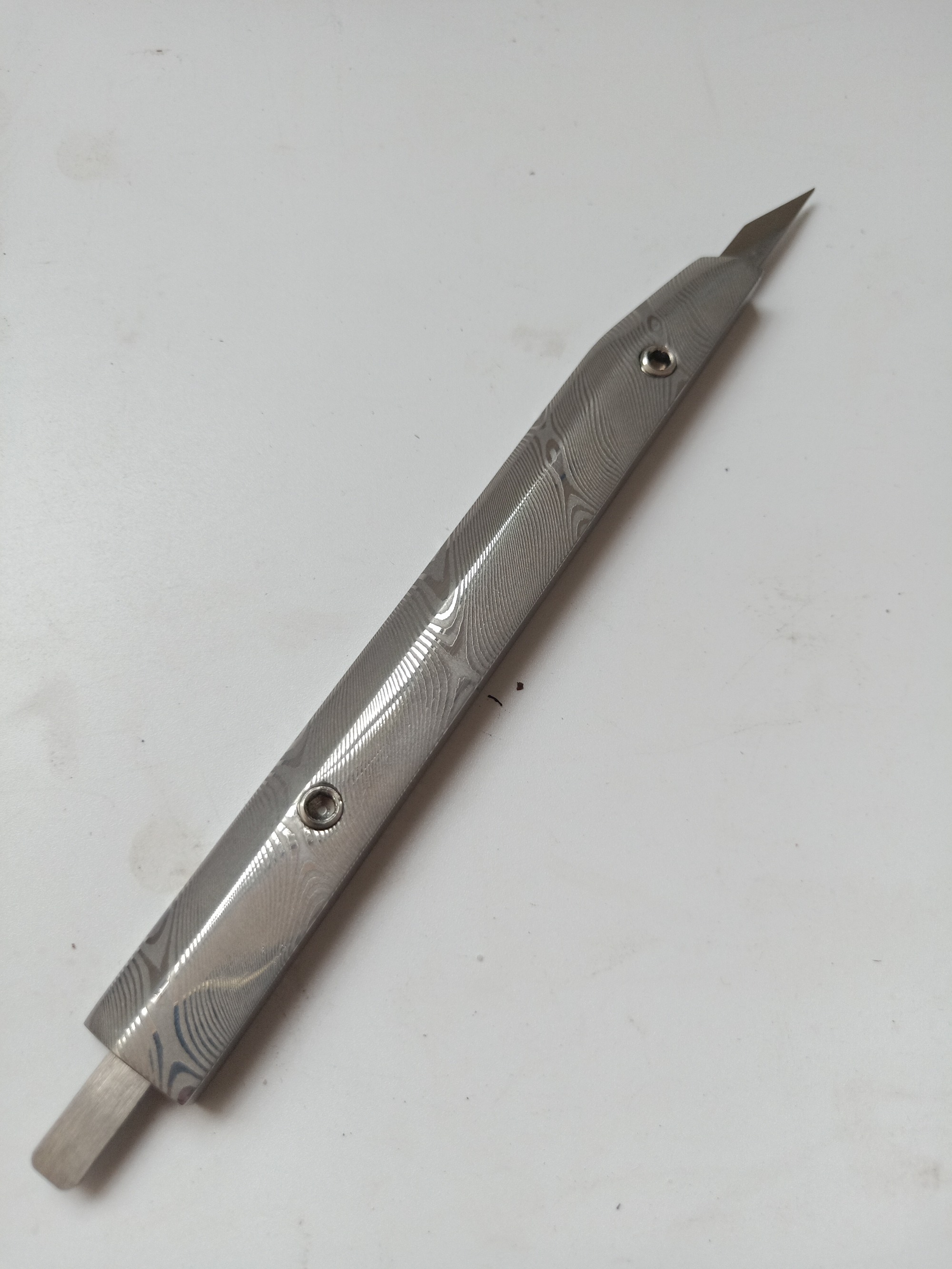 Stainless steel damascus handle clicking knife