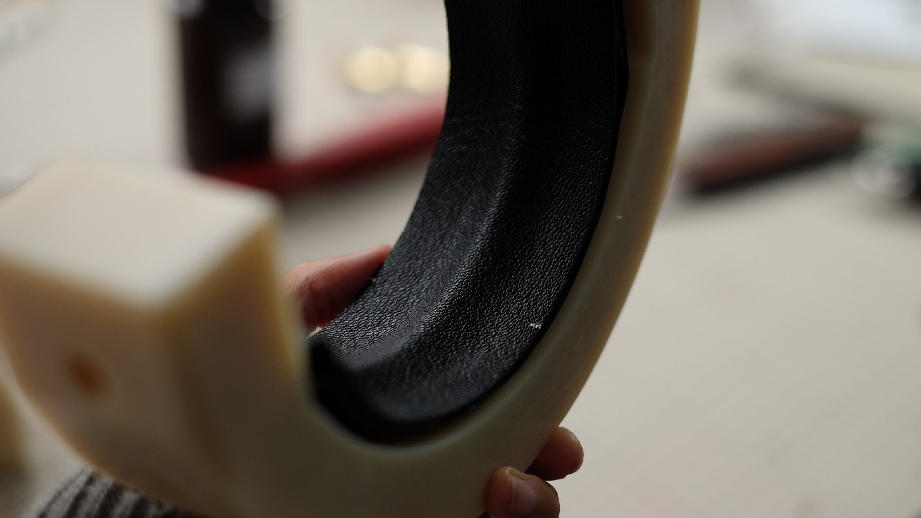 Custom made hand bag strap tool