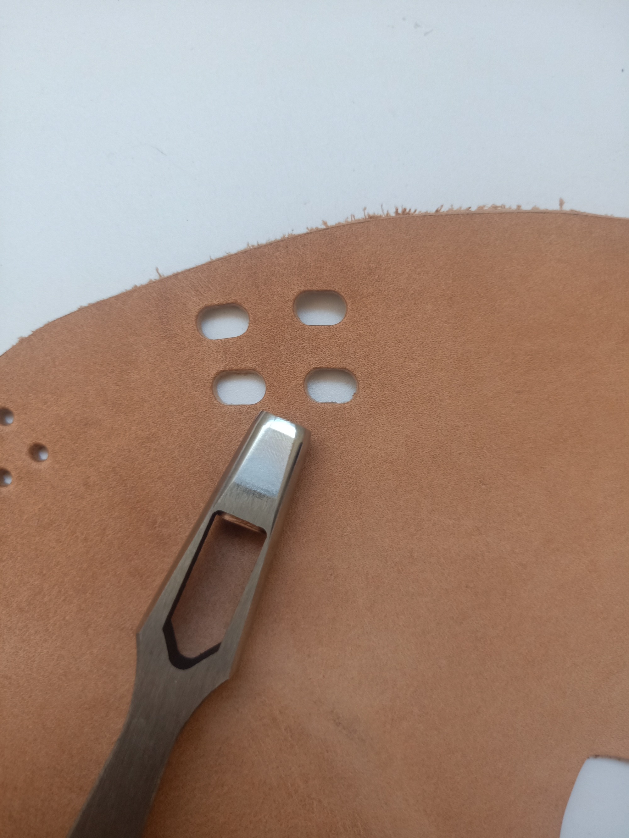 Basic belt ablong punch