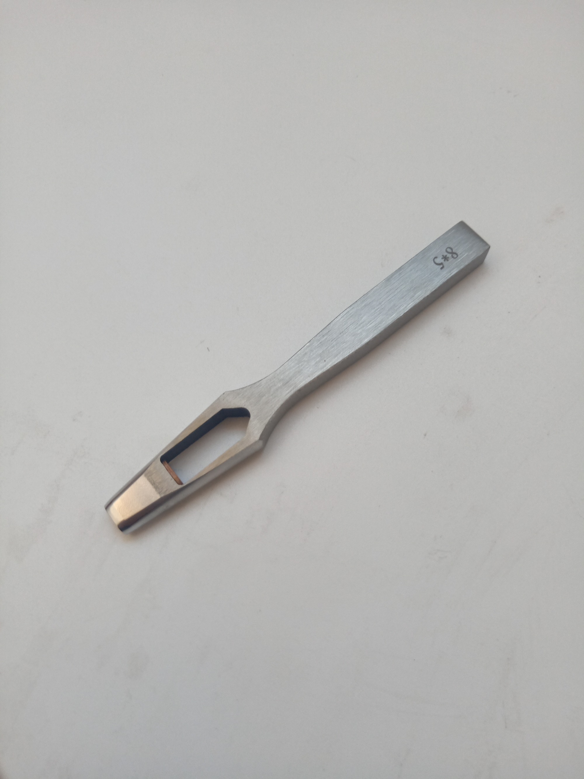 Basic belt ablong punch