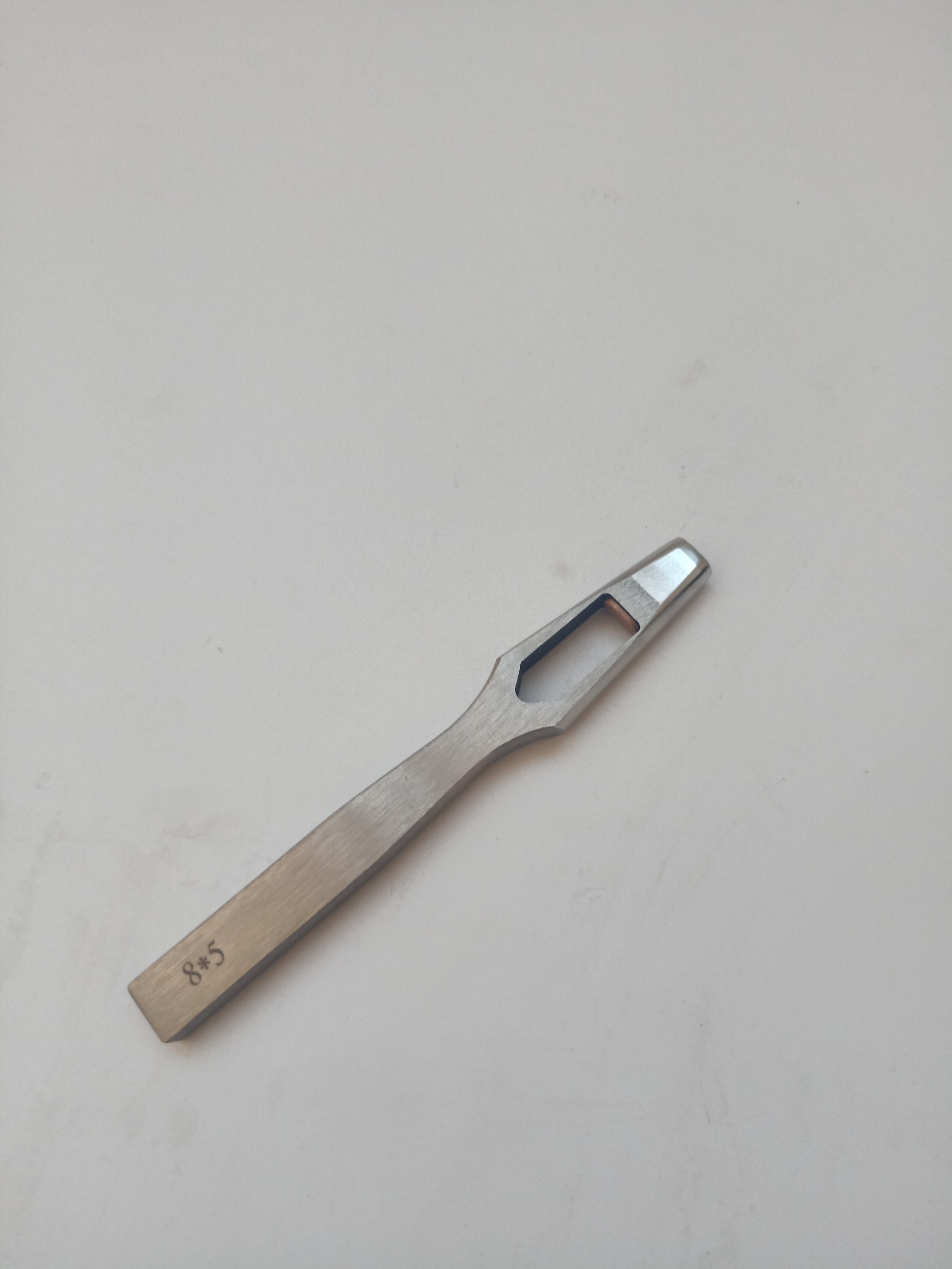 Basic belt ablong punch