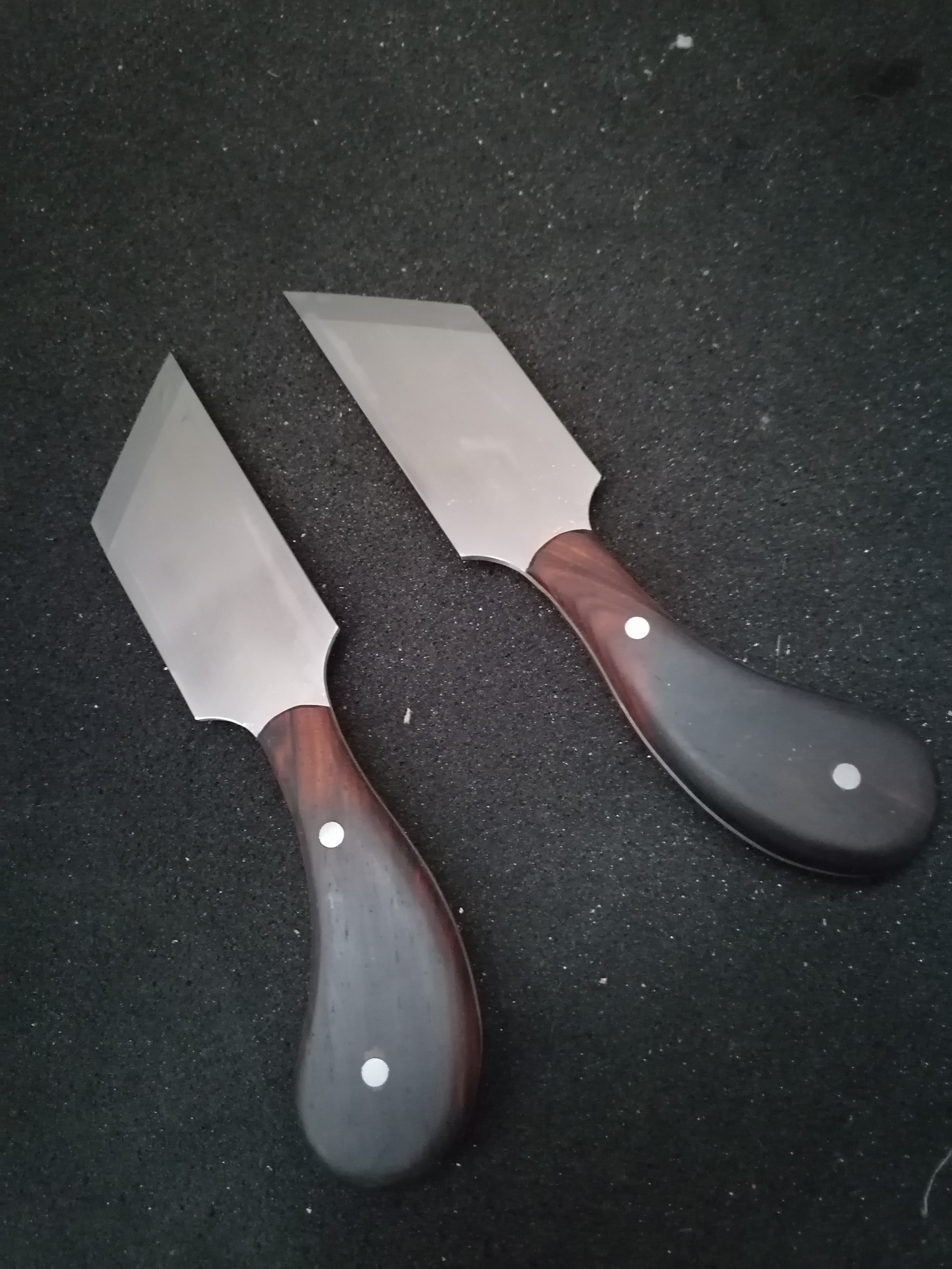 KL Full-Tang Rosewood Skiving Knife