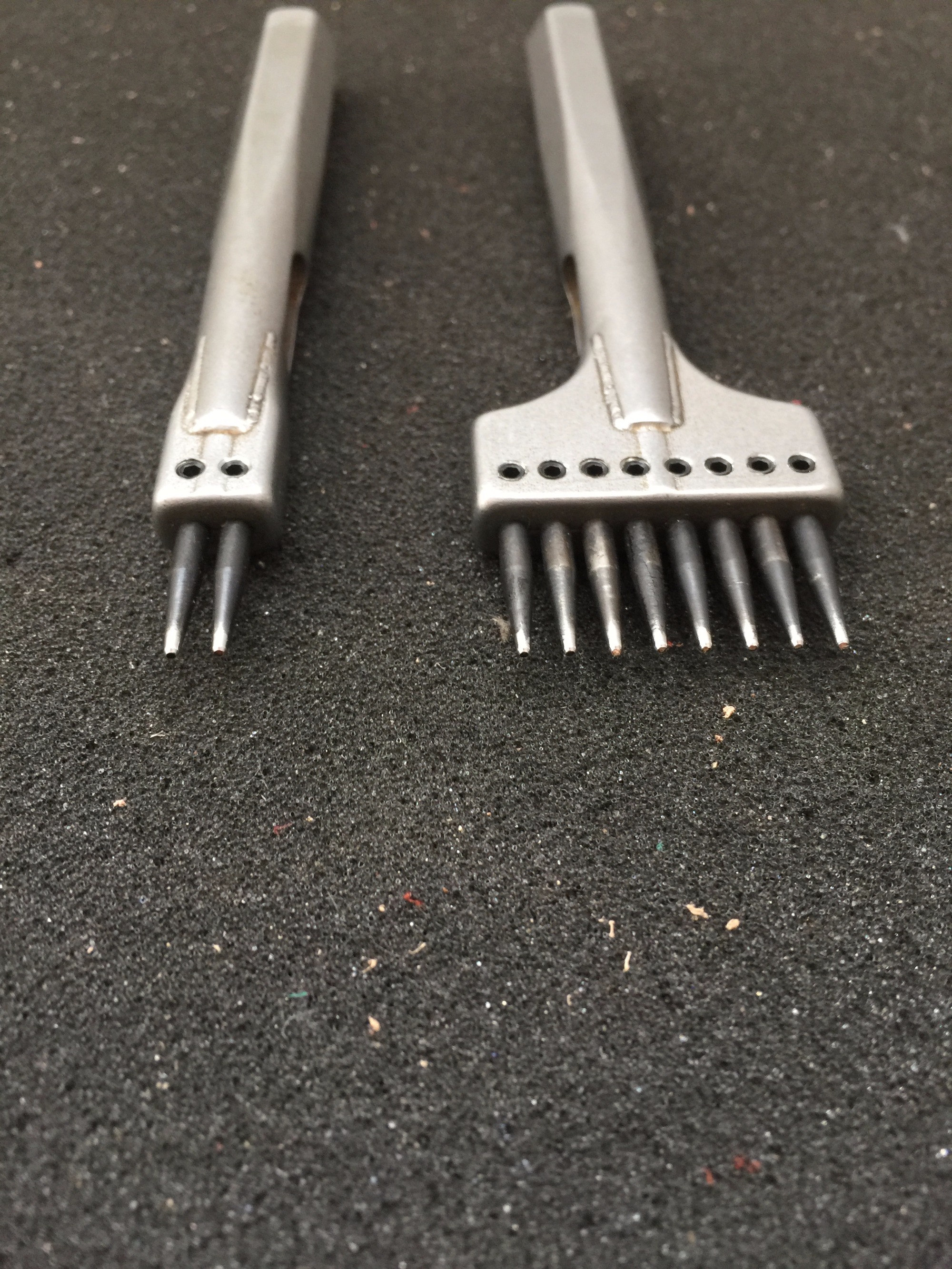 Stitching Chisel (Round Hole)