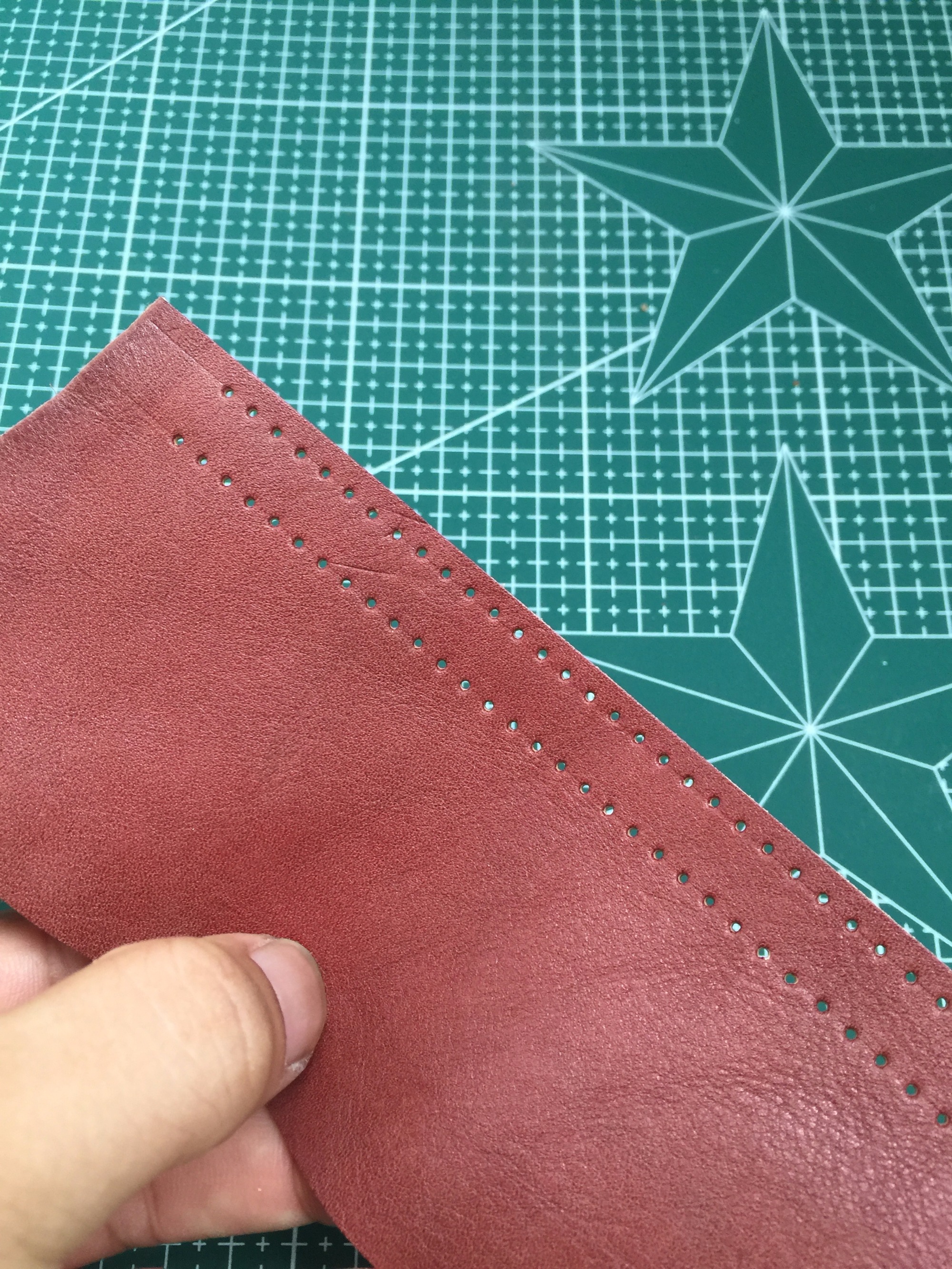 Stitching Chisel (Round Hole)