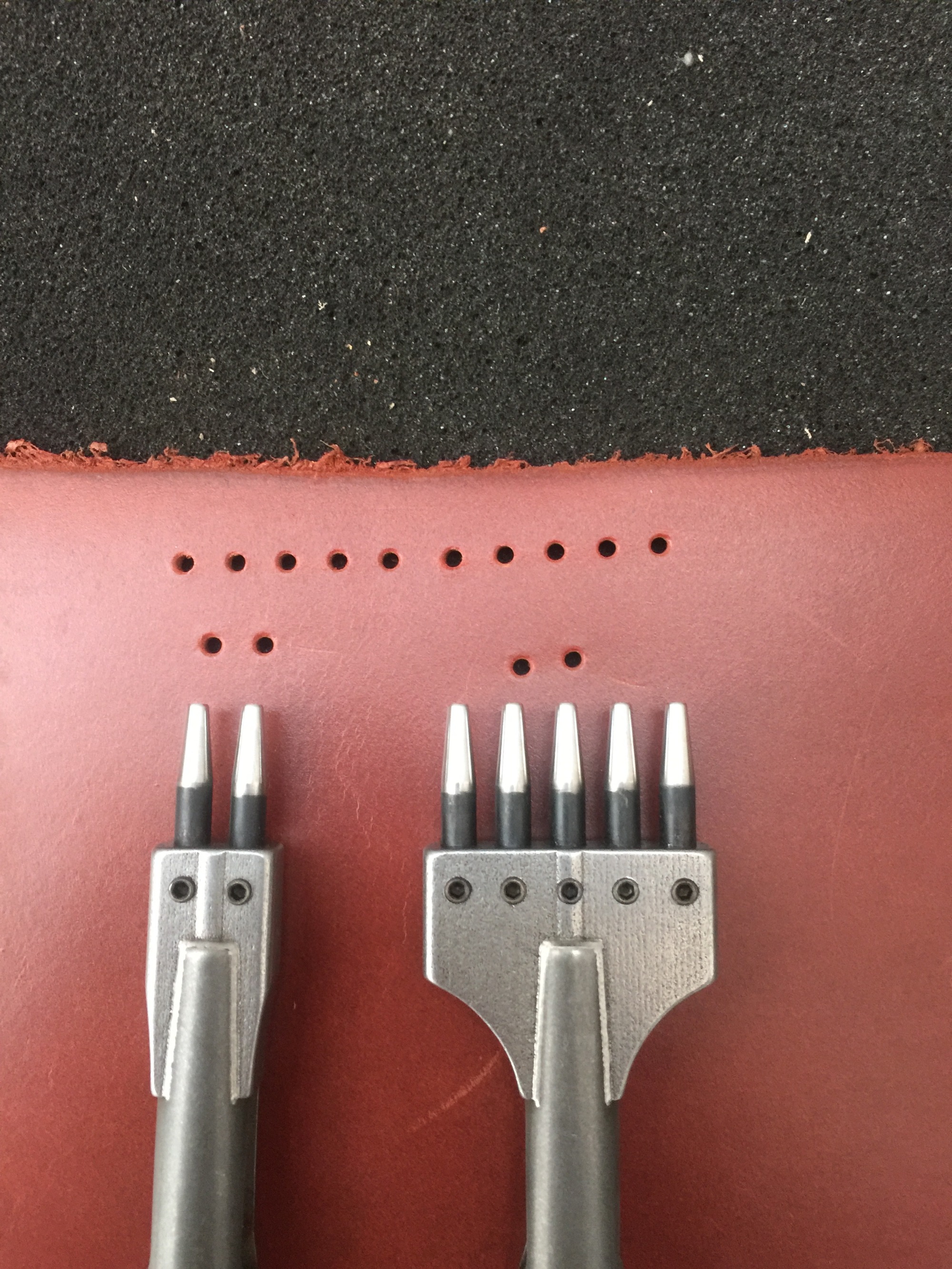 Stitching Chisel (Round Hole)