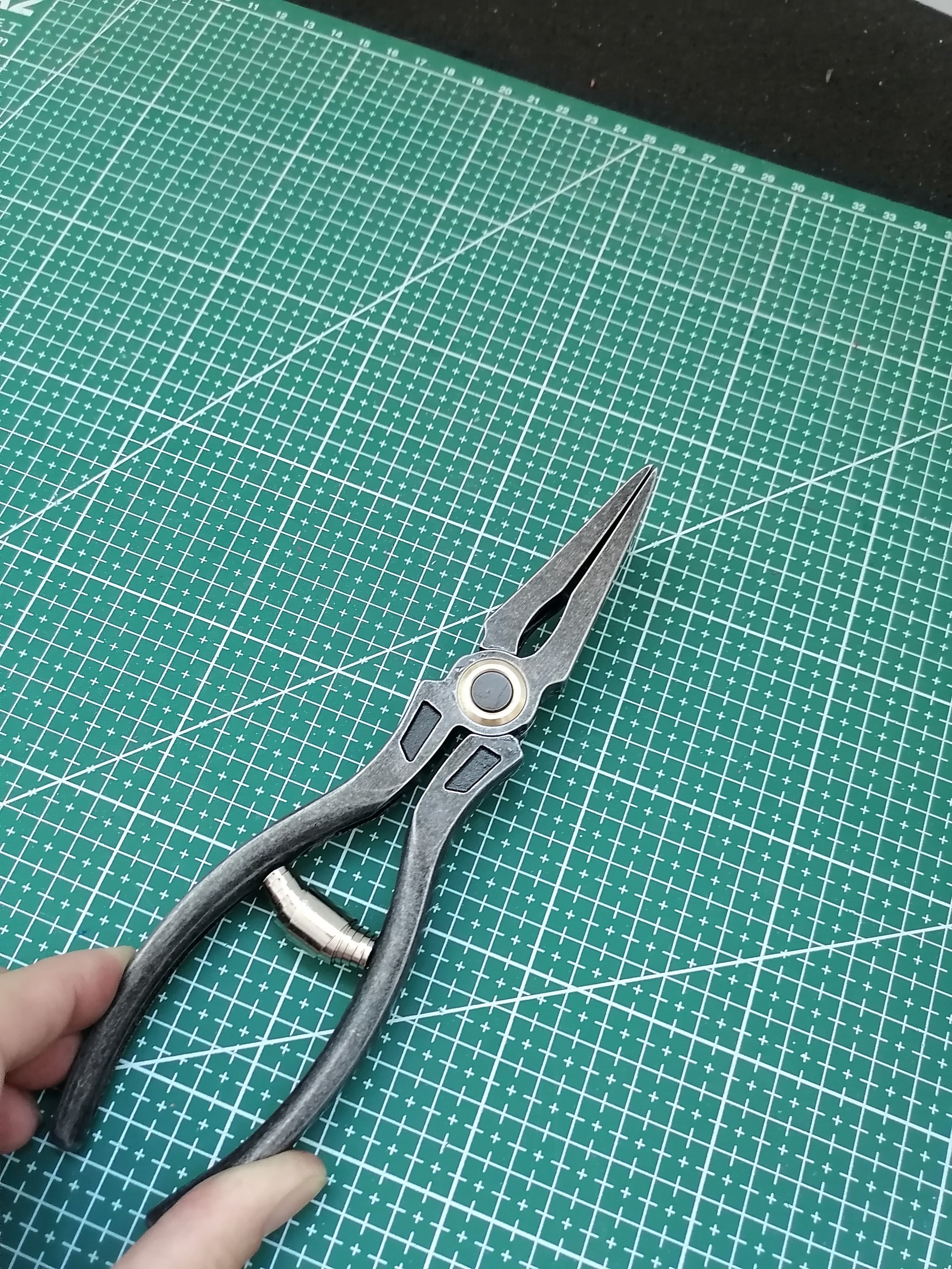 Thread Pliers / Leather Edge Clamps