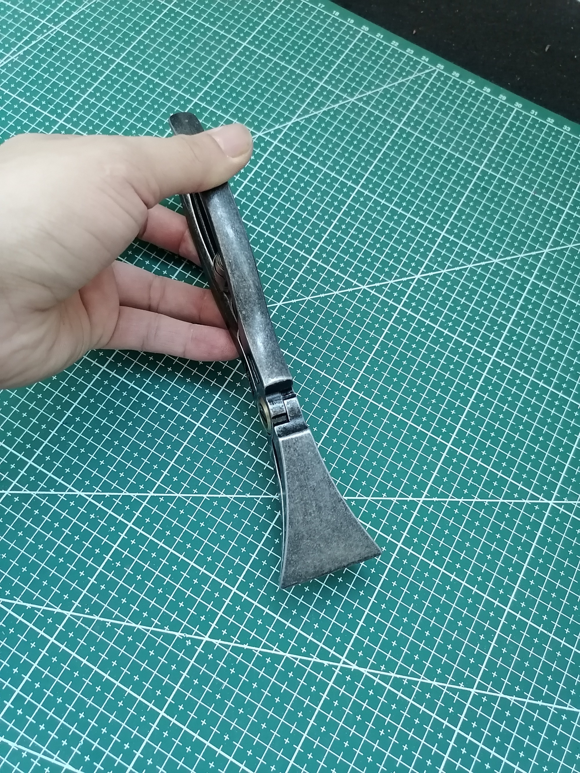 Thread Pliers / Leather Edge Clamps