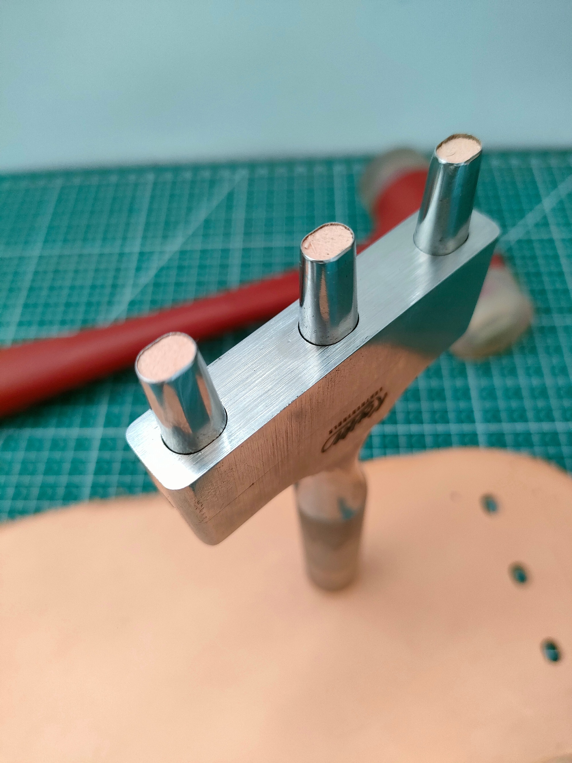 Belt Strap Hole Punch (5 x 7mm)