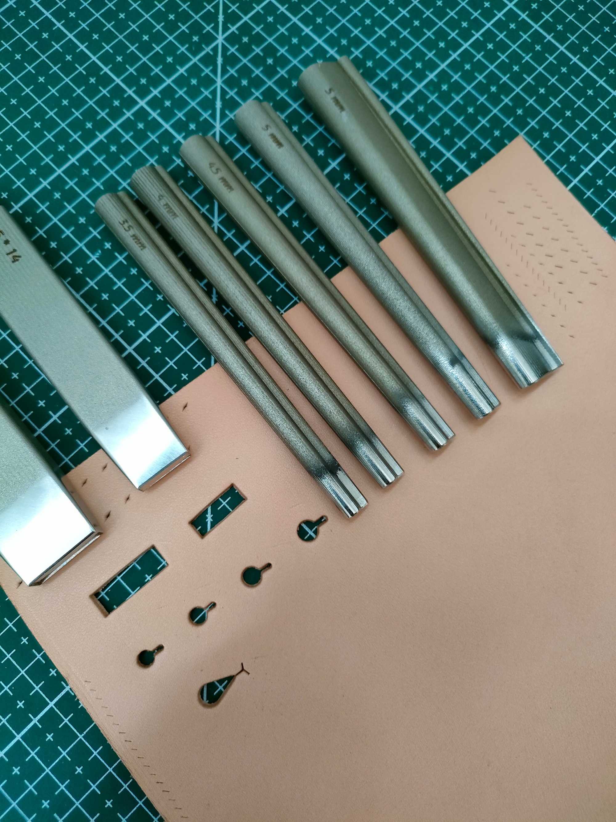 (Custom Made) Special Shape Hole Punch