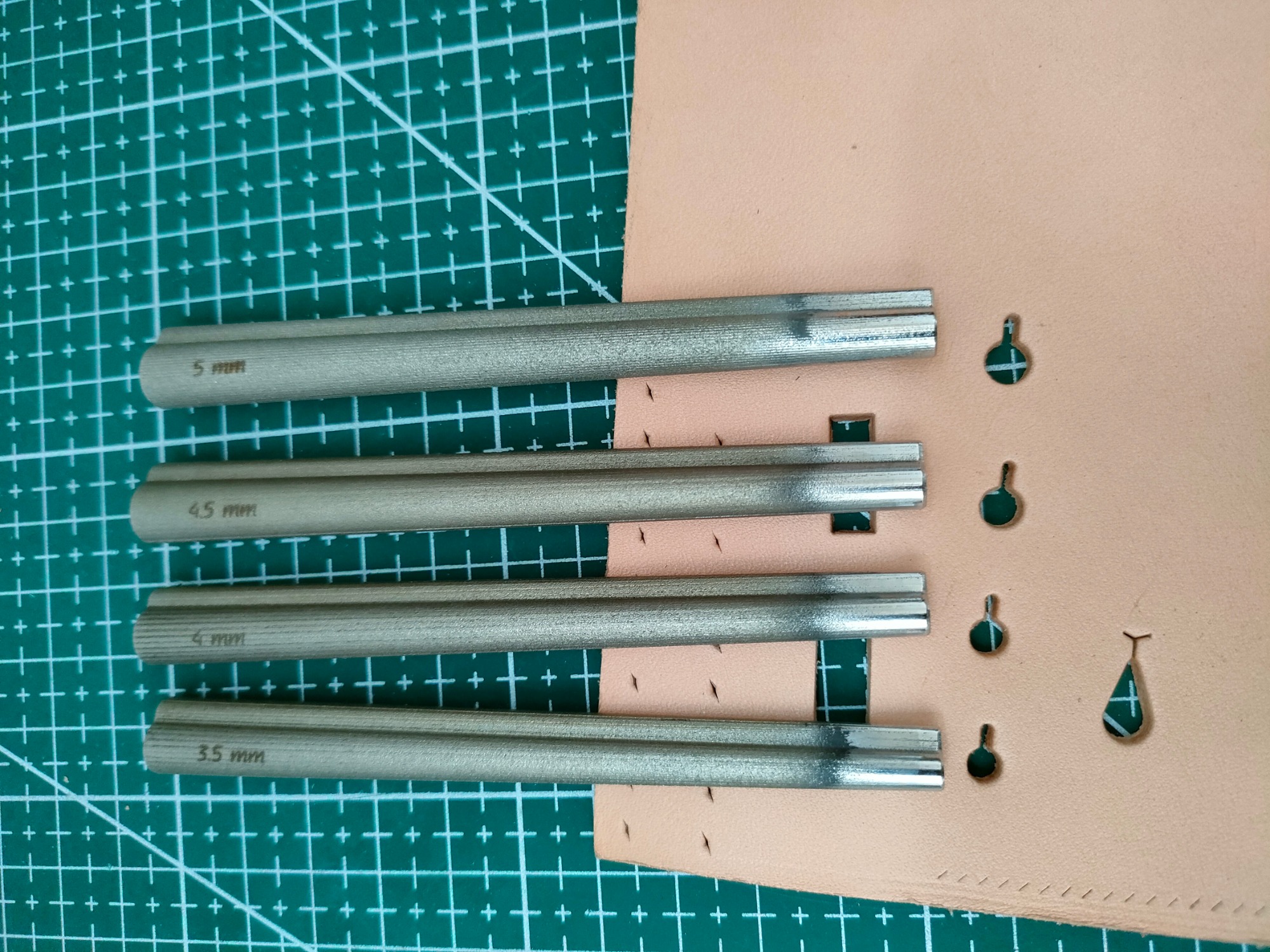 (Custom Made) Special Shape Hole Punch