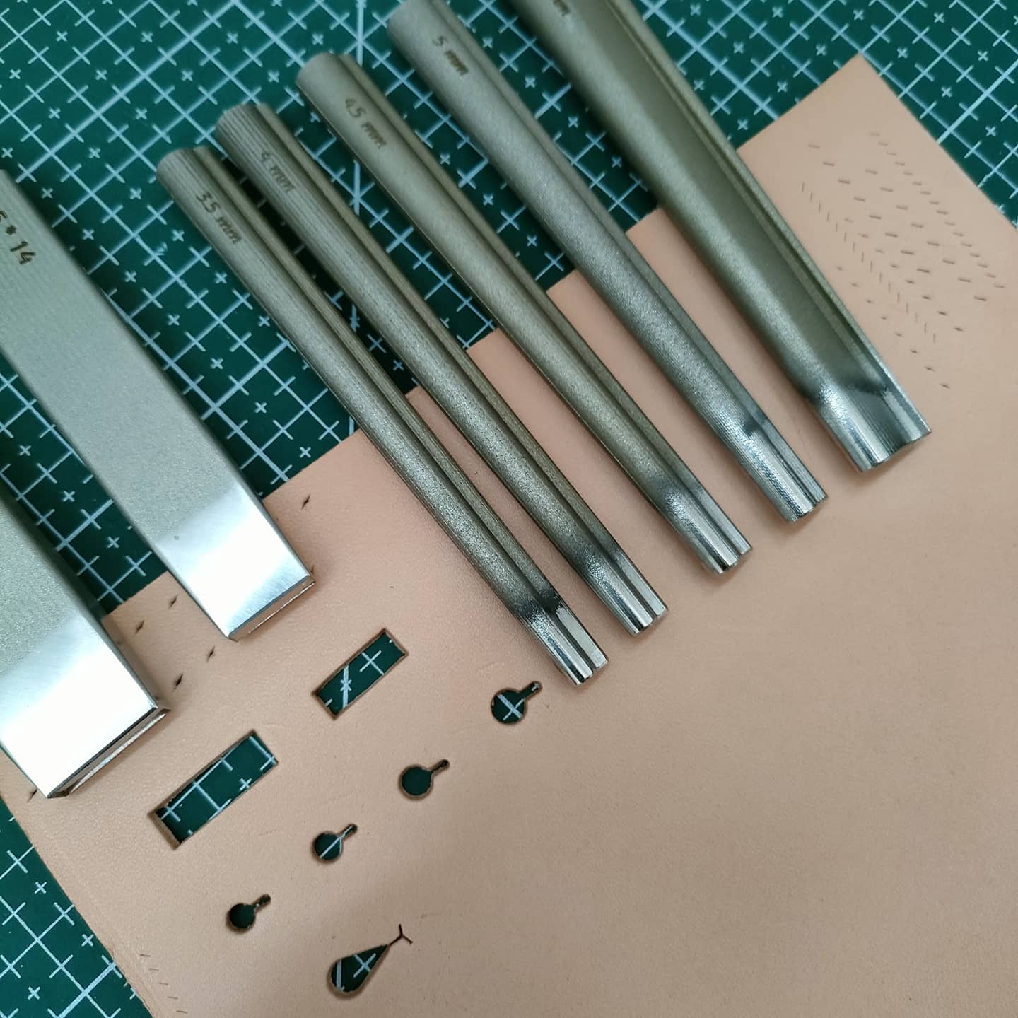 (Custom Made) Special Shape Hole Punch