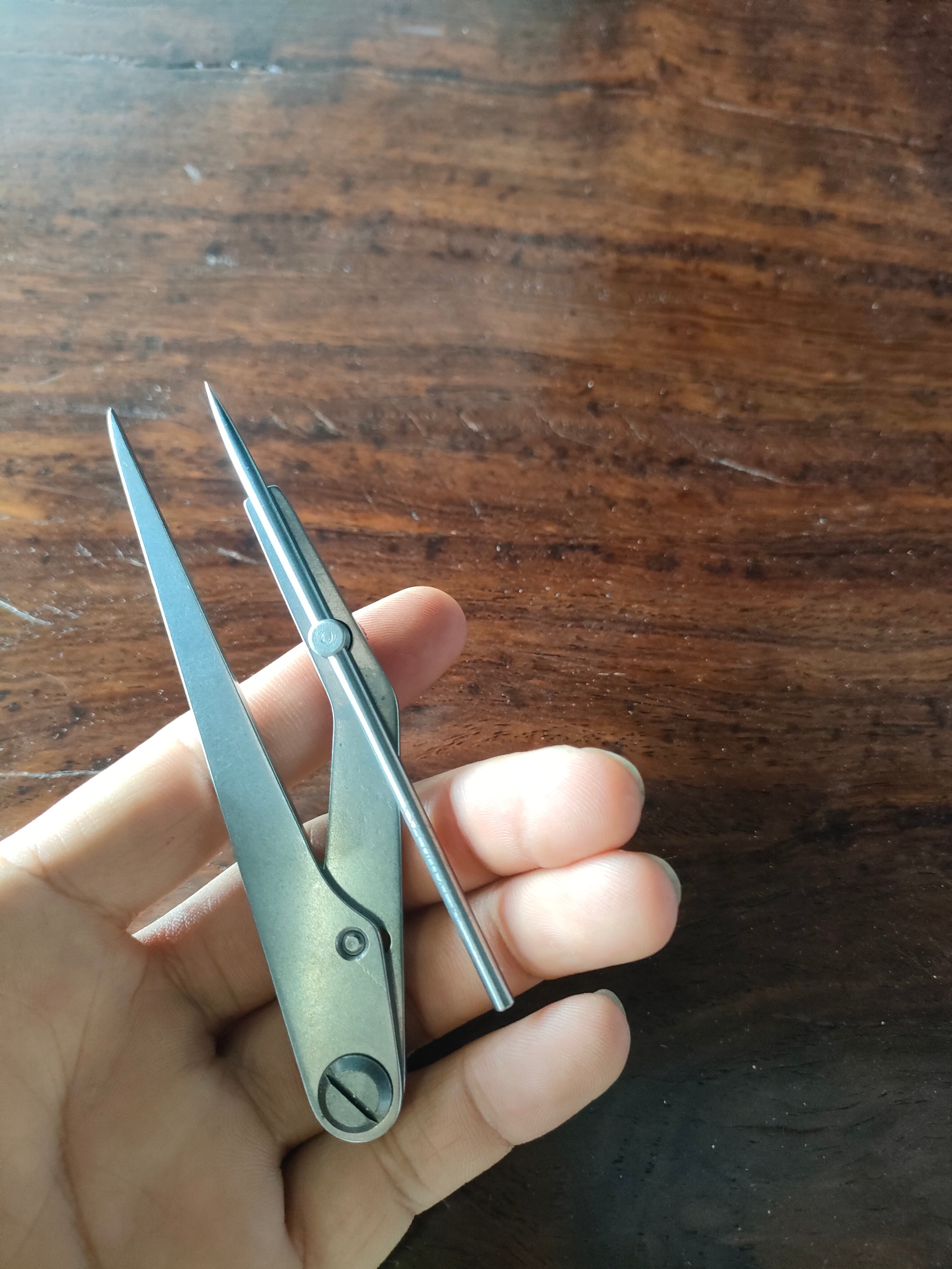 Mercury Pen Wing Divider