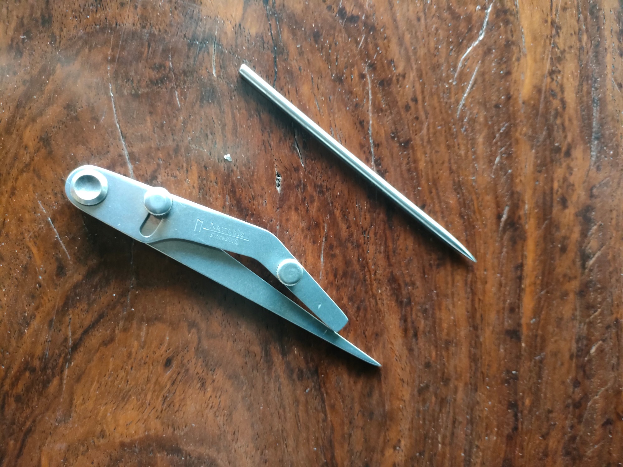 Mercury Pen Wing Divider