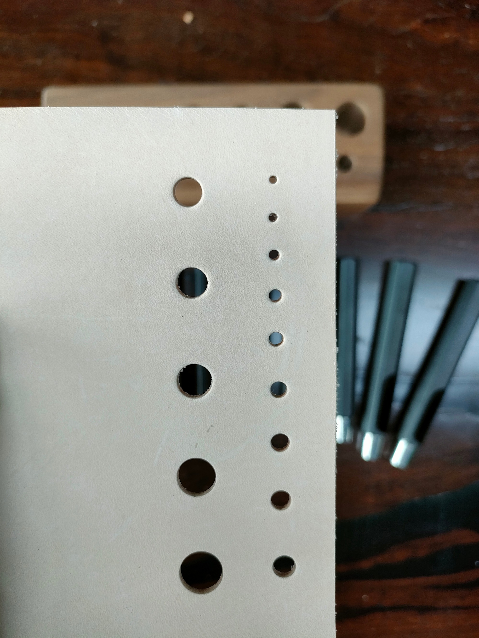 Hexagonal Handle Black Round Hole Punch Set