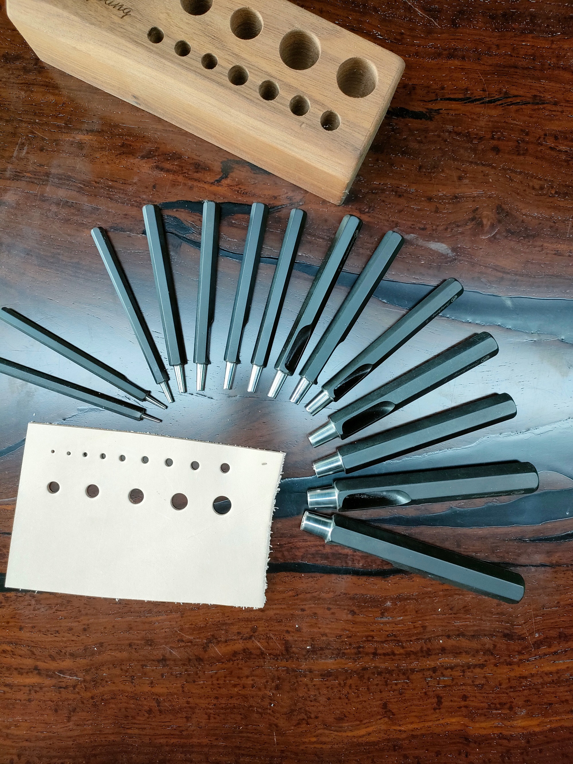 Hexagonal Handle Black Round Hole Punch Set