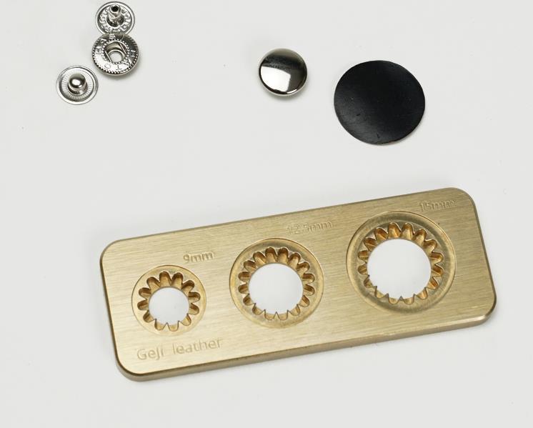 Multi-Size Leather Snap Covering Jig