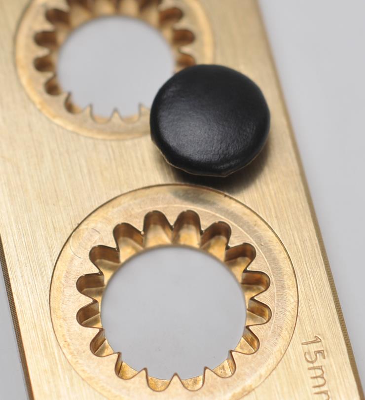 Multi-Size Leather Snap Covering Jig