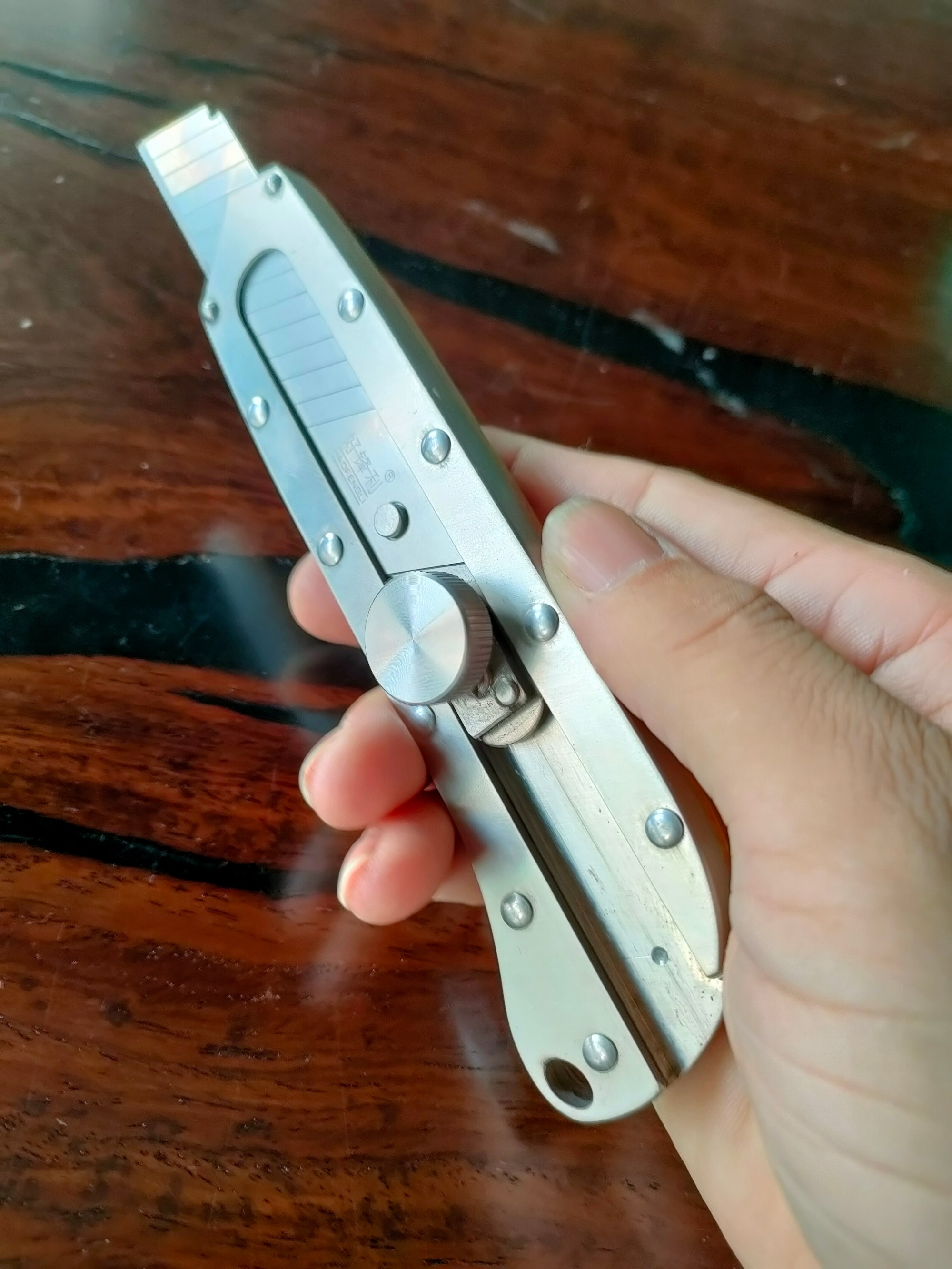 Heavy Duty Stainless Steel Utility Knife