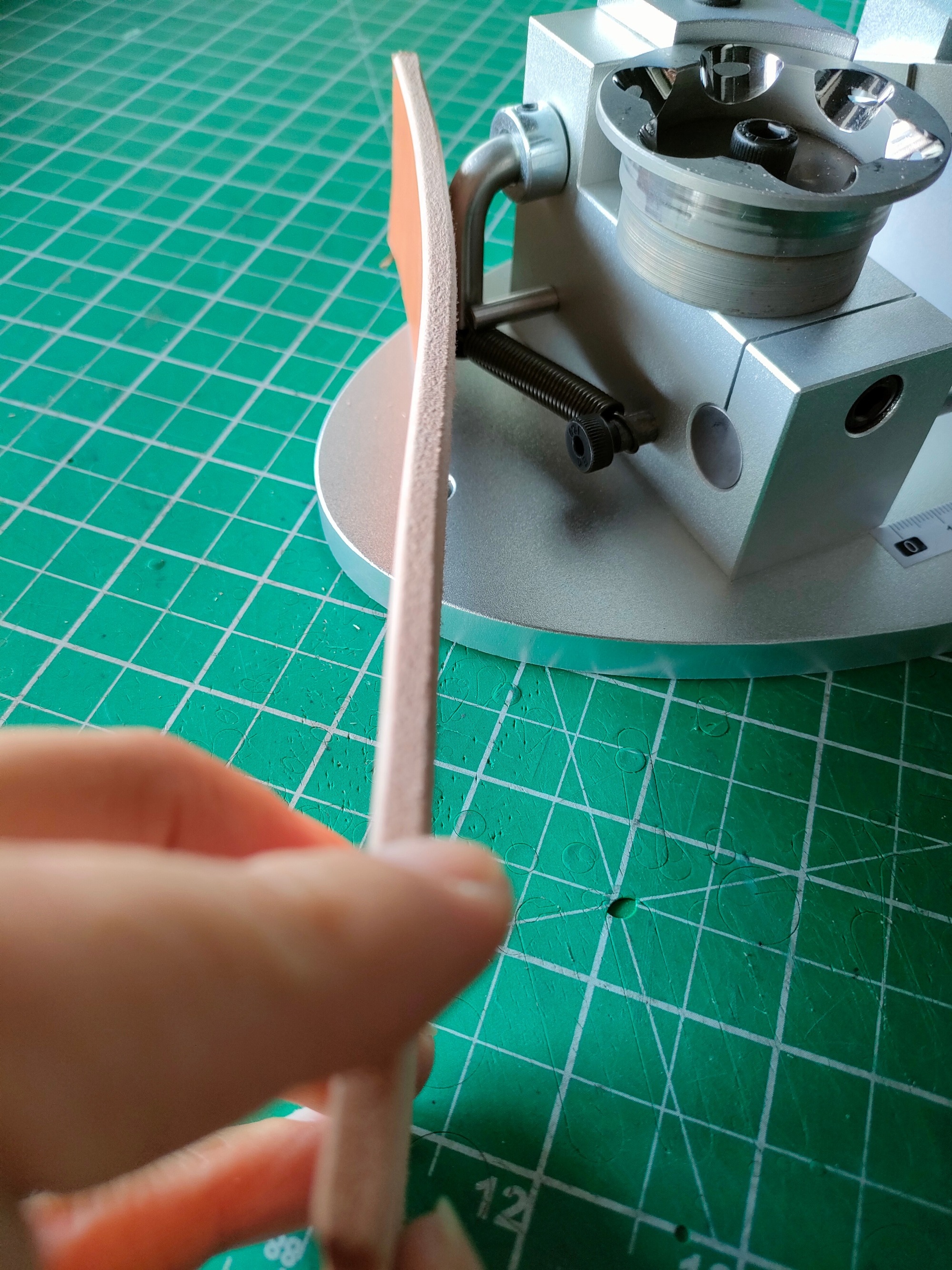 (Pre-Order) Leather Edge Strap Beveler Machine