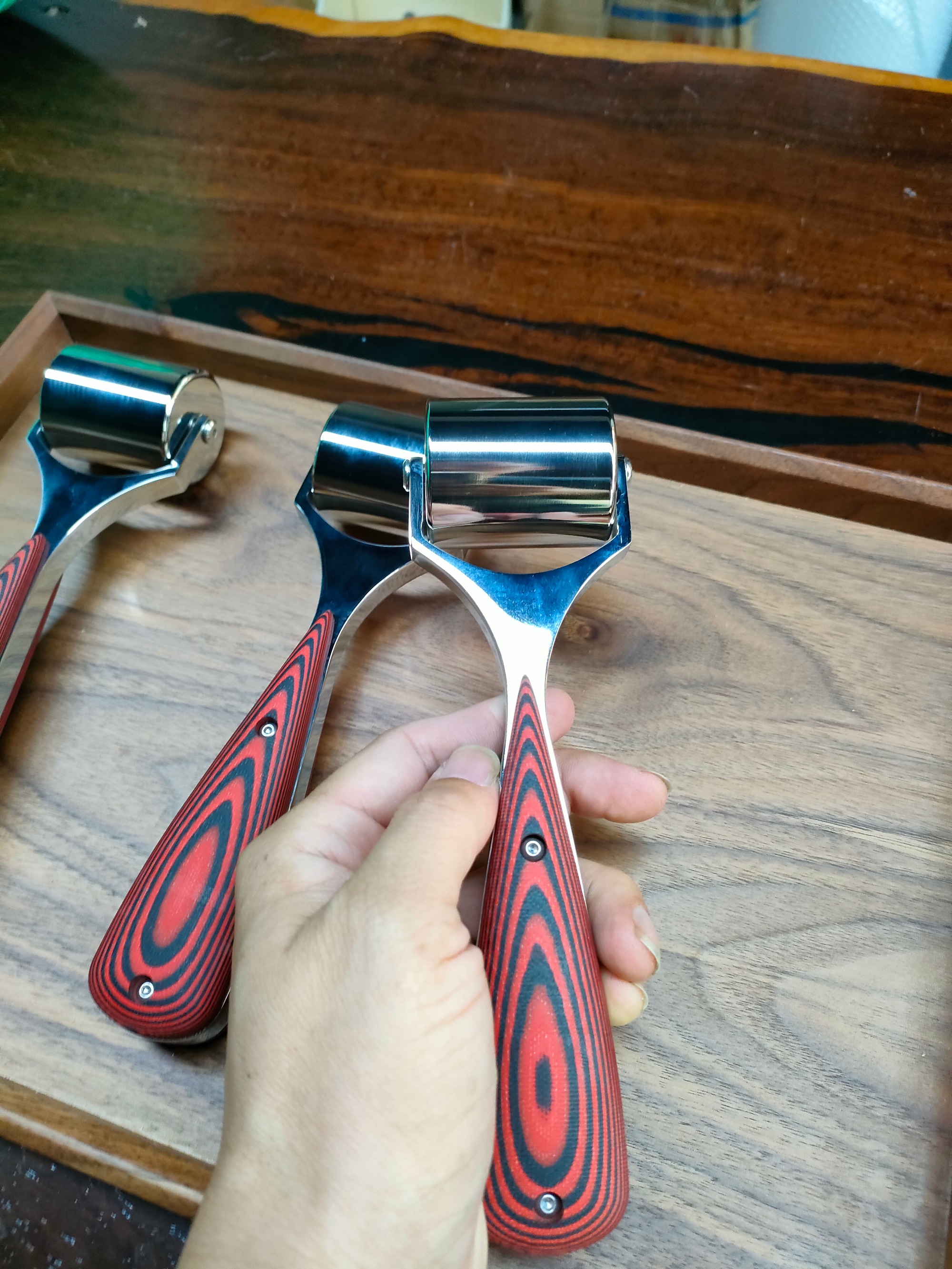 Stainless Steel Full-Tang G10 Handle Leather Roller