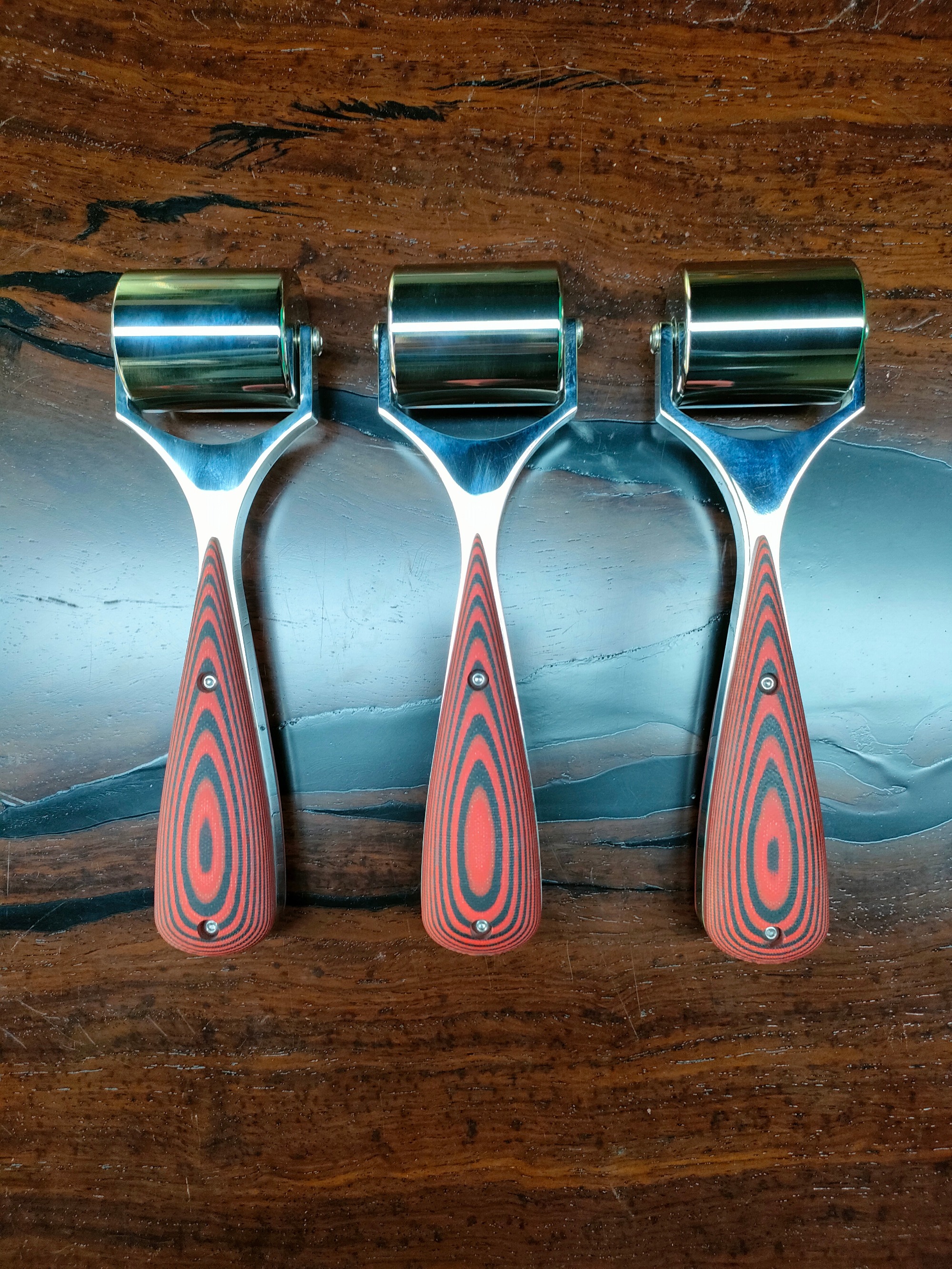 Stainless Steel Full-Tang G10 Handle Leather Roller