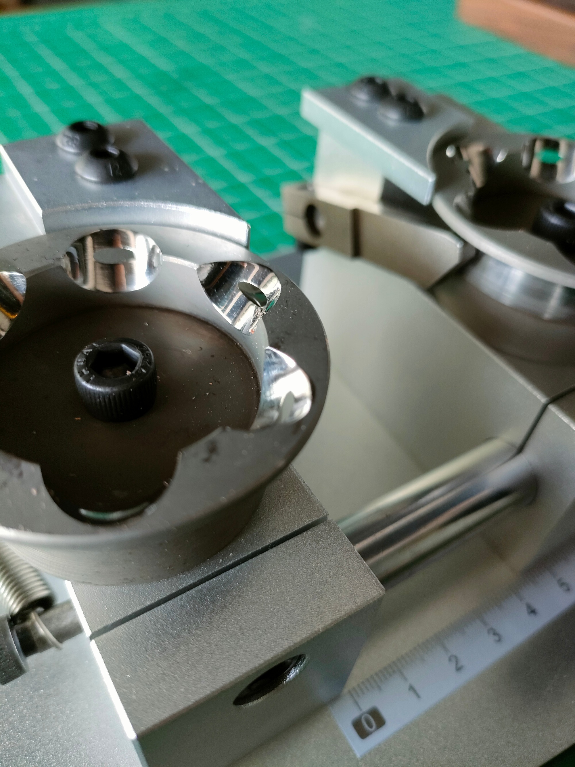 (Pre-Order) Leather Edge Strap Beveler Machine