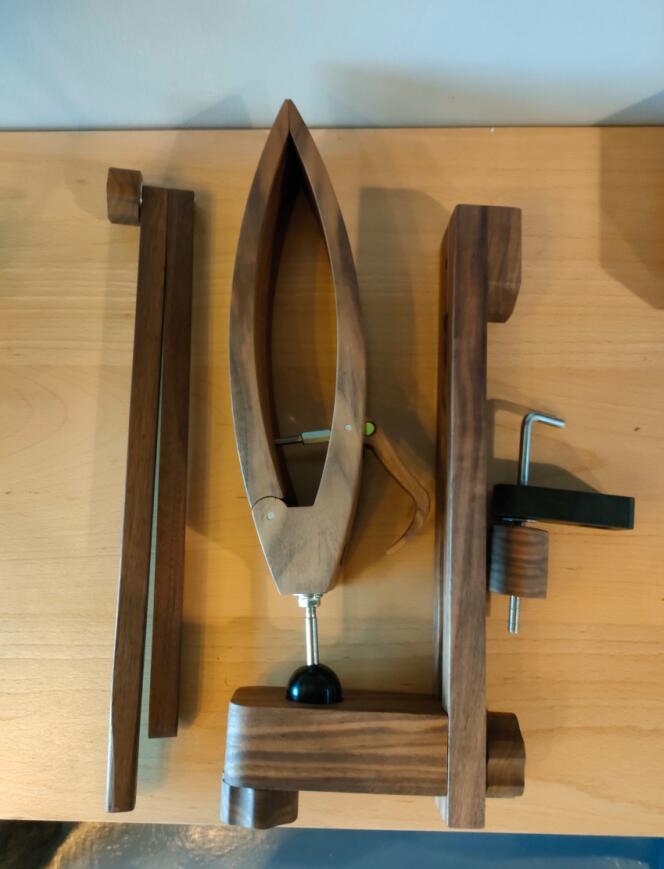Universal Liftable Stitching Clamp