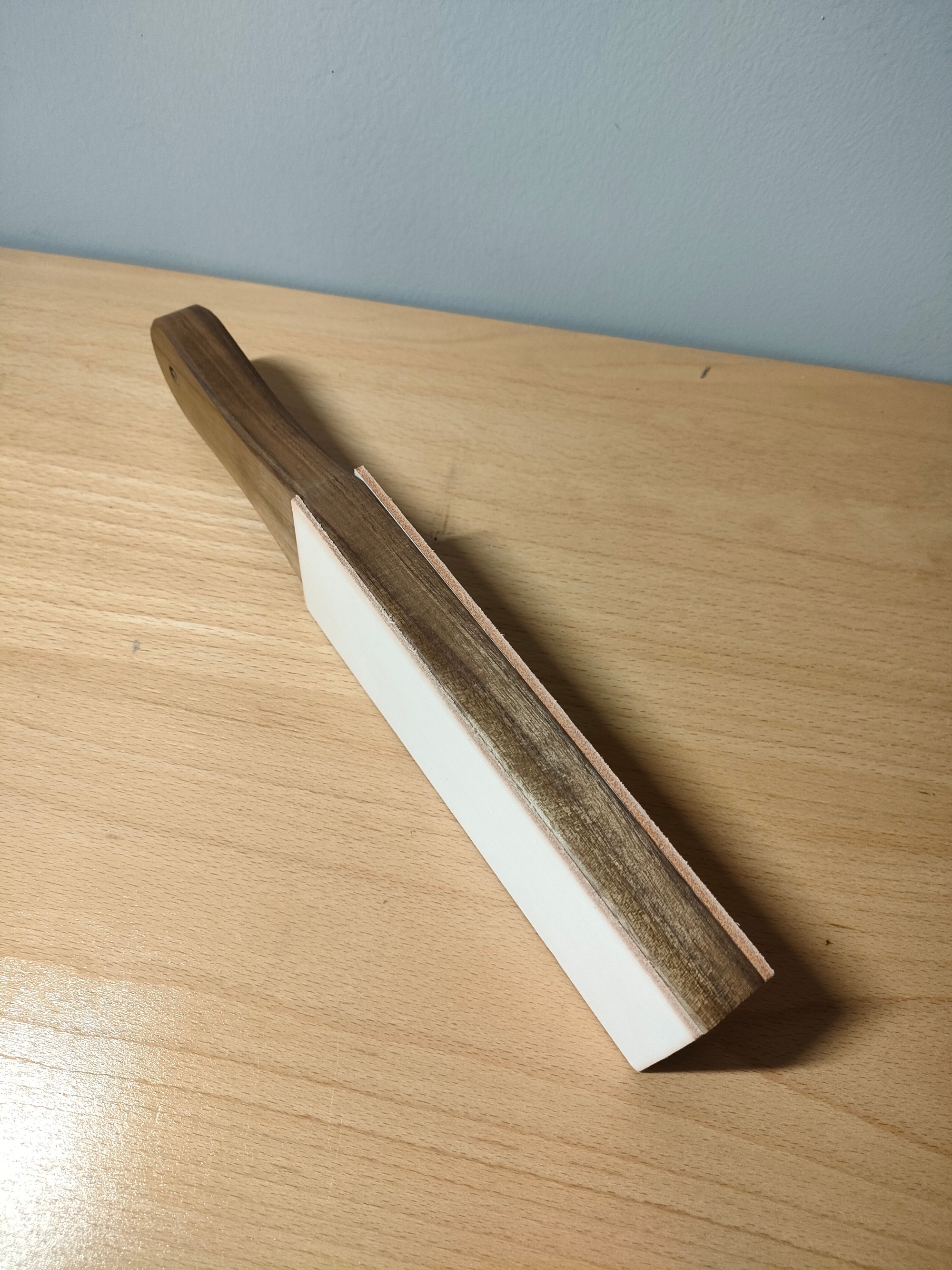 Black walnut strop(Medium)