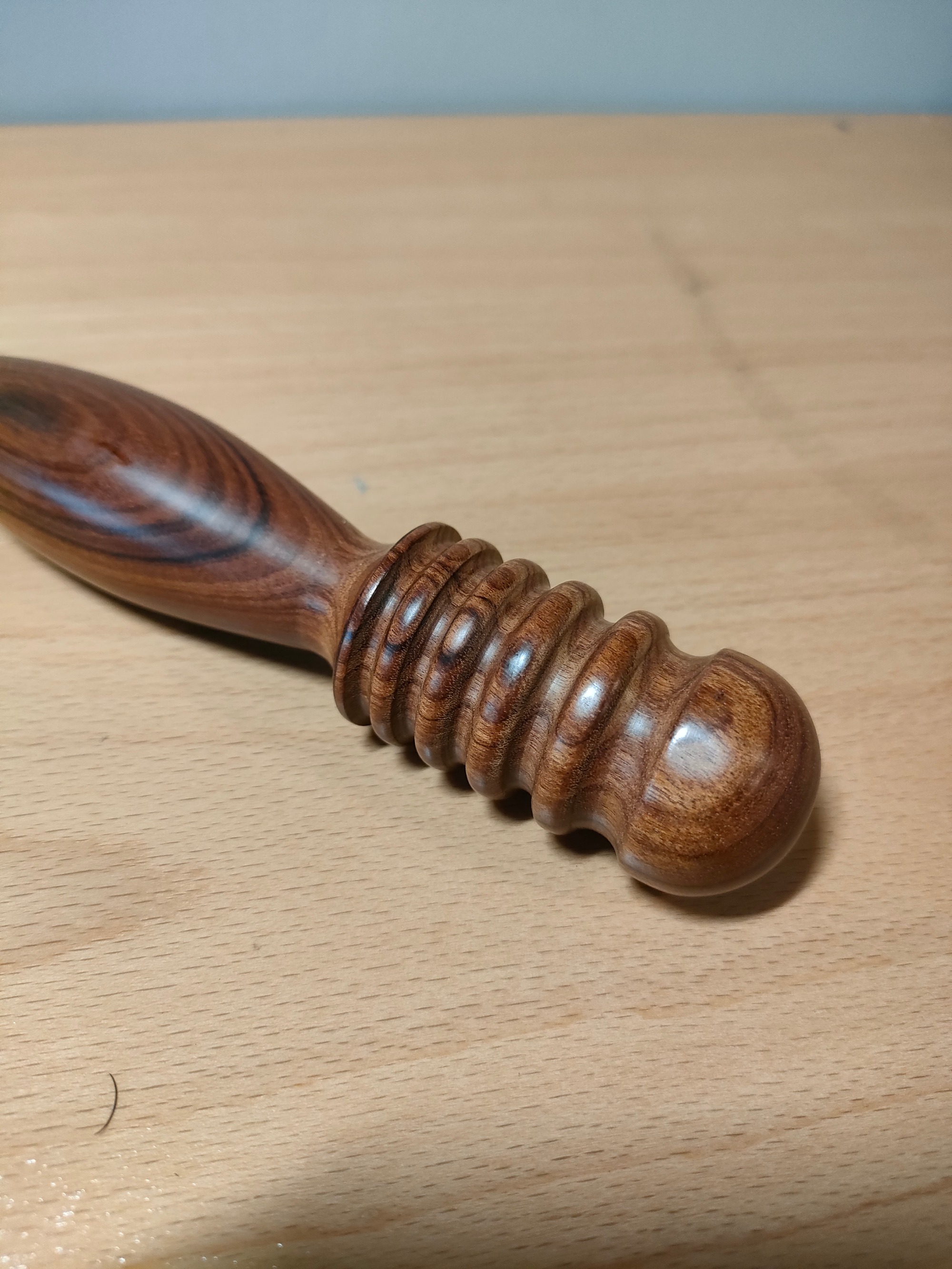 Rose wood burnisher
