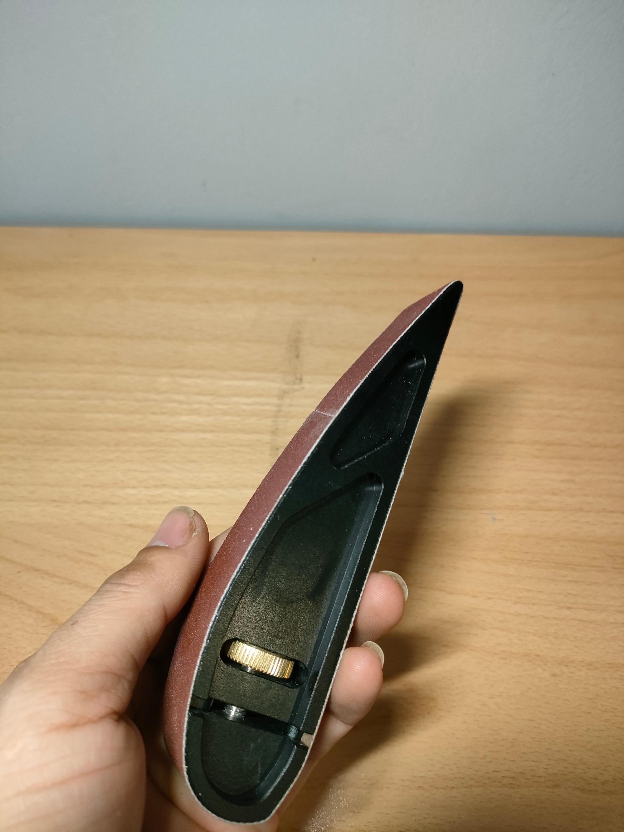 Adjustable aluminum alloy sanding block