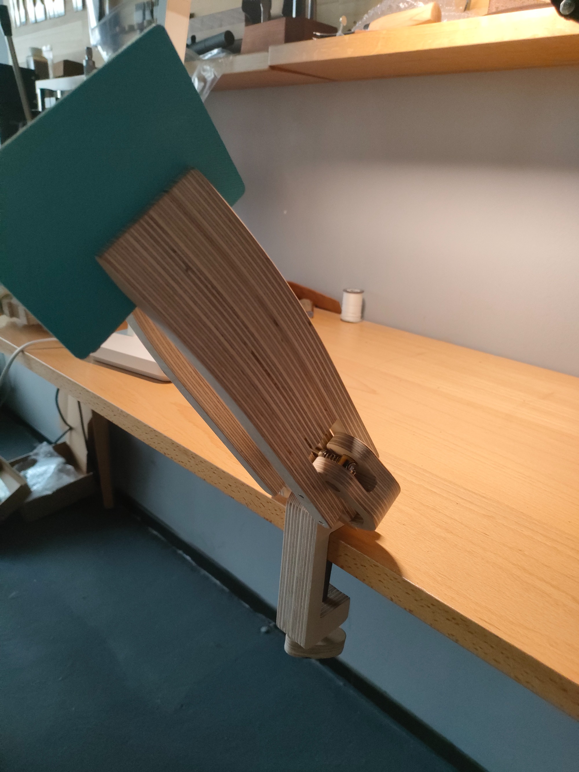 (New) Stitching pony quick clamp handle