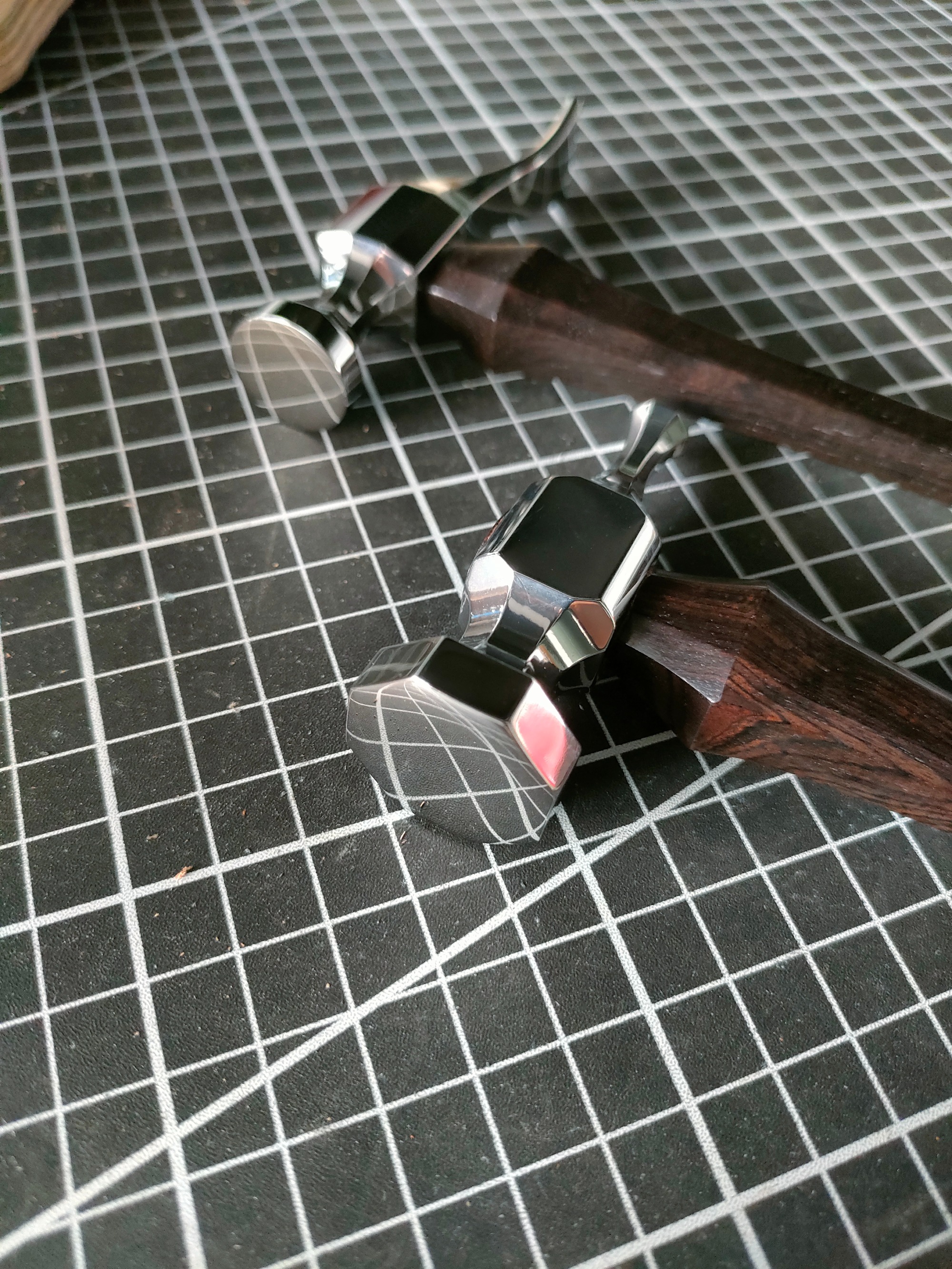 Premium thread hammer