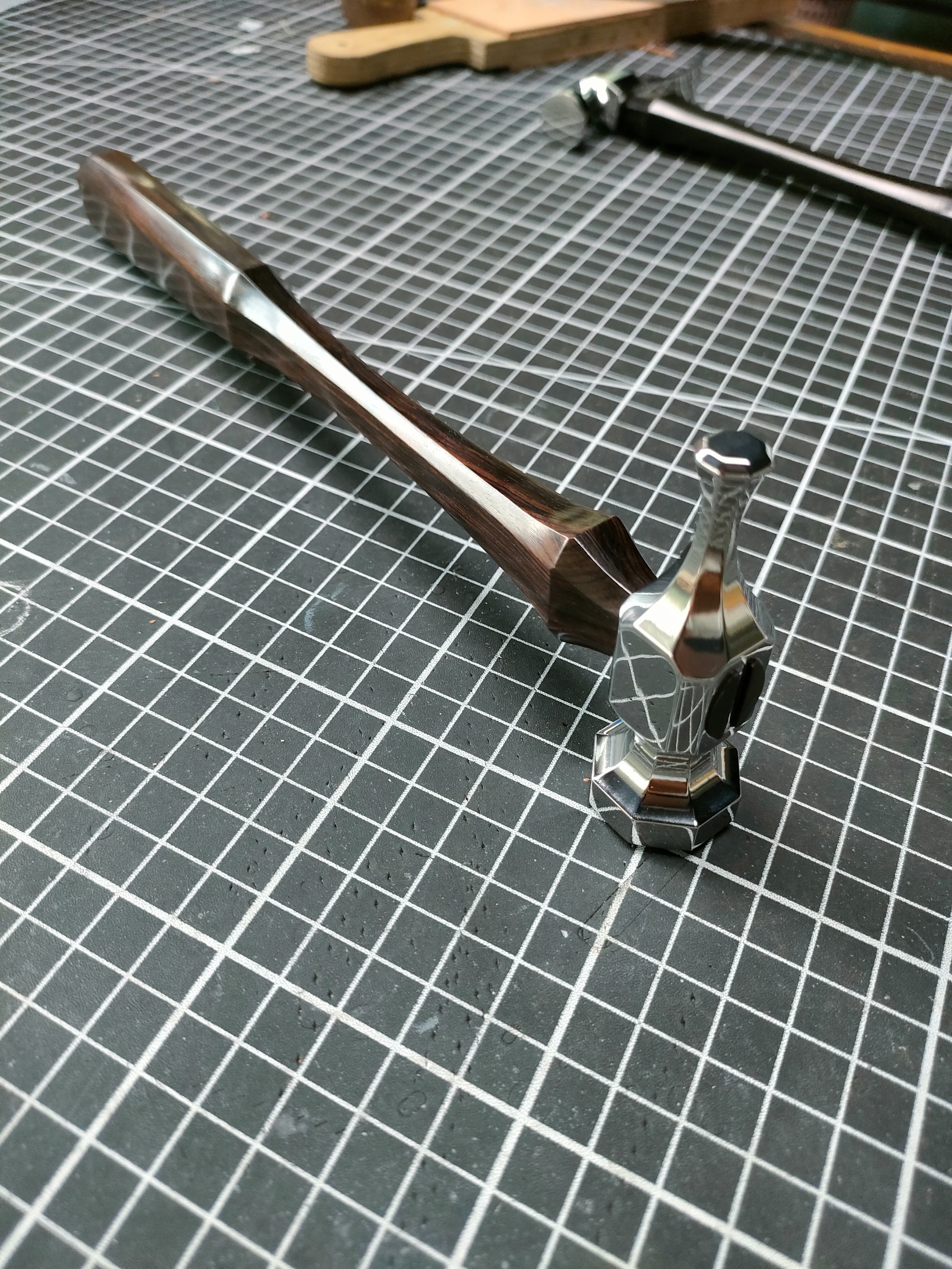 Premium thread hammer