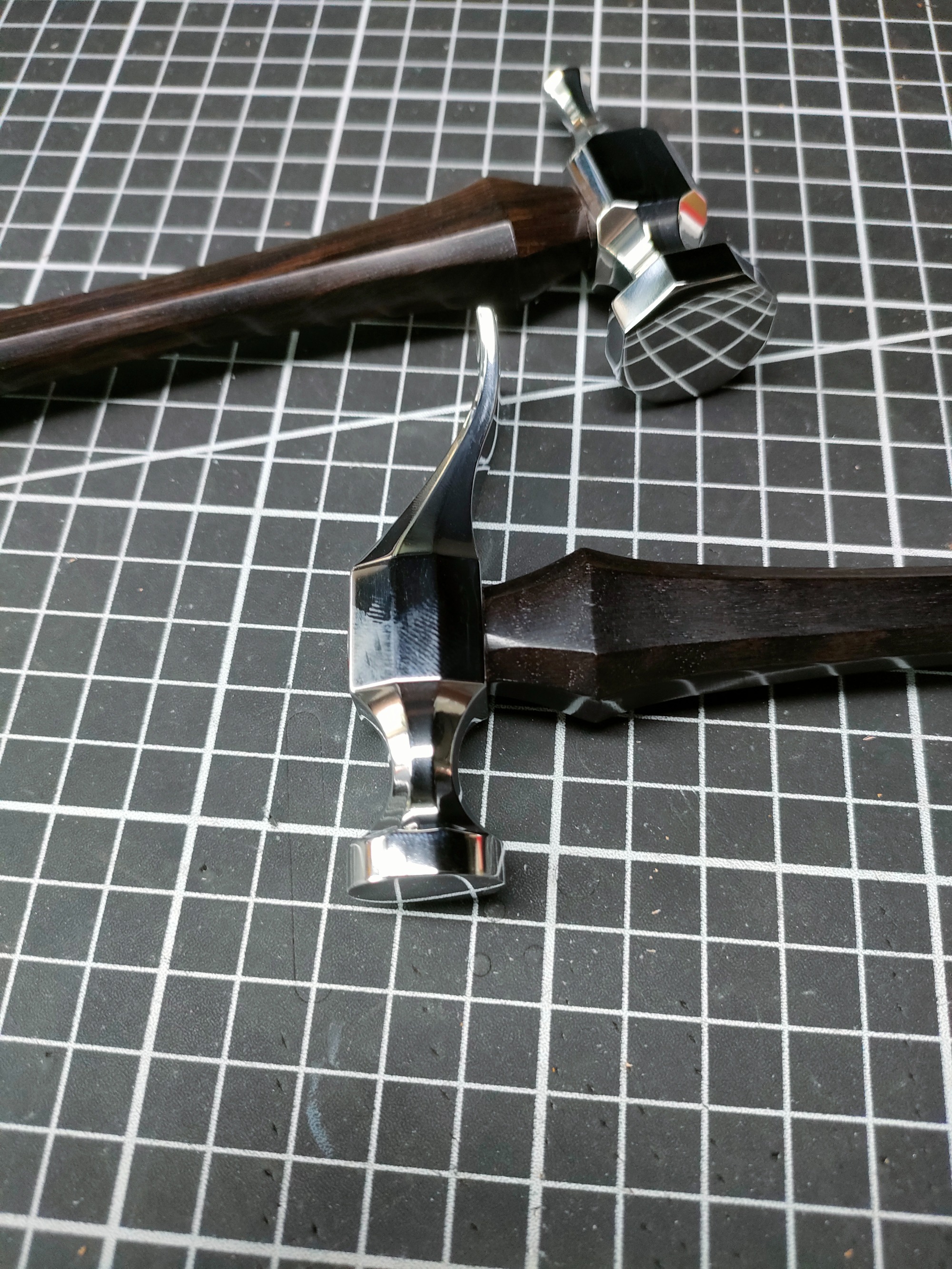 Premium thread hammer