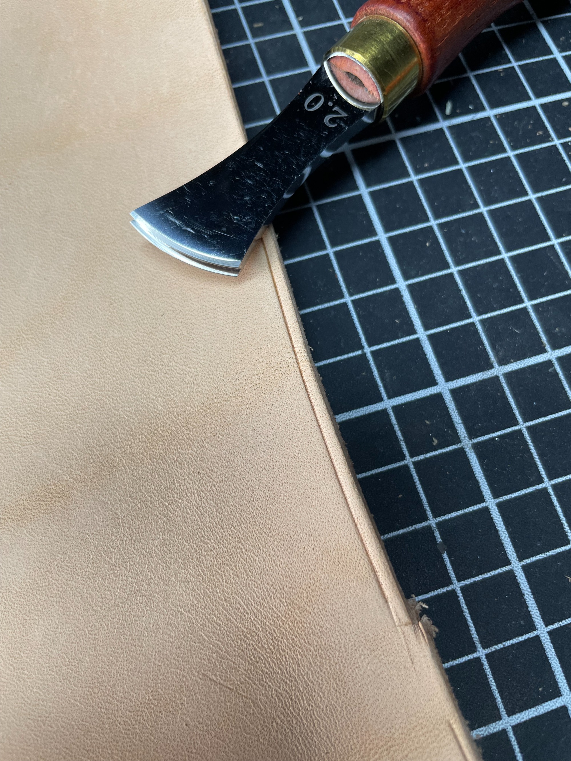 Basic creaser (red handle)