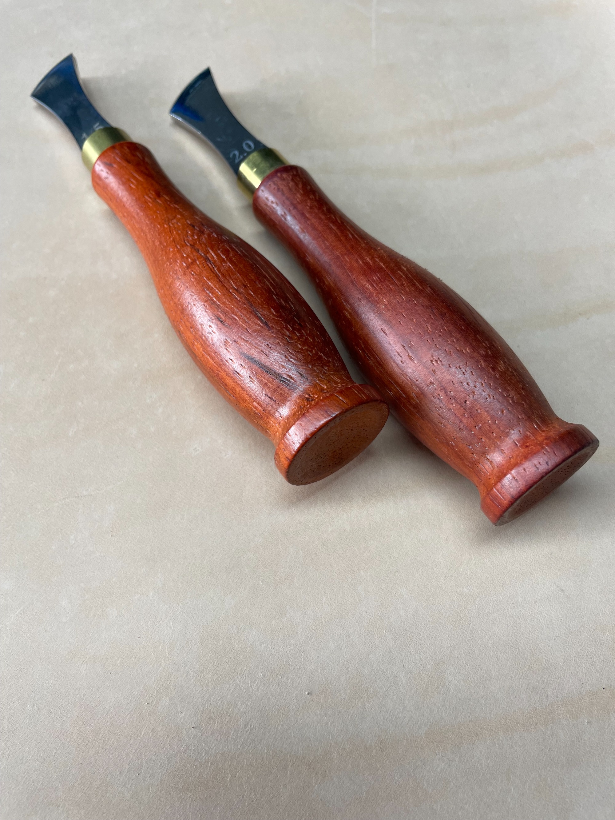 Basic creaser (red handle)