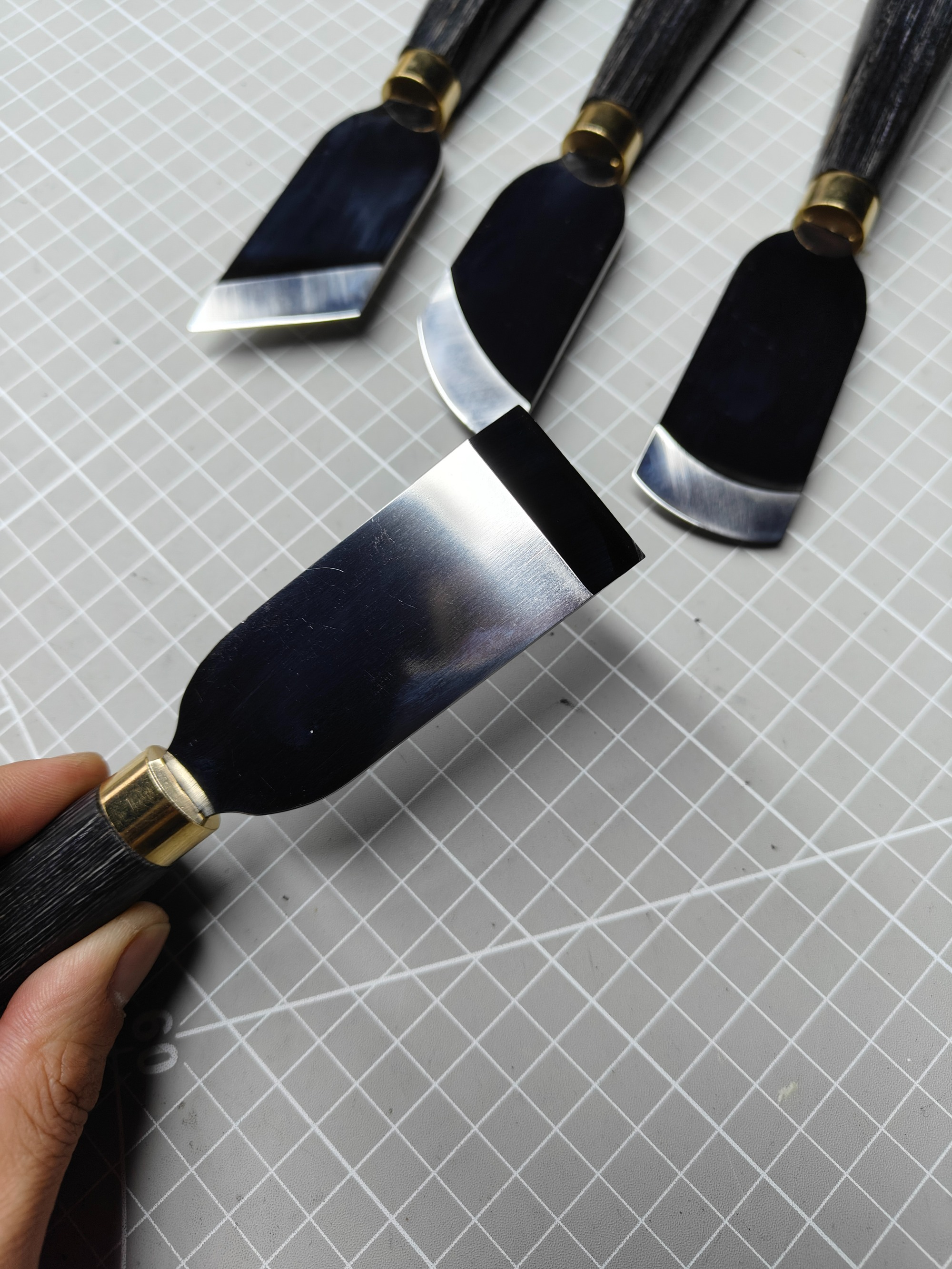 Skiving knife set